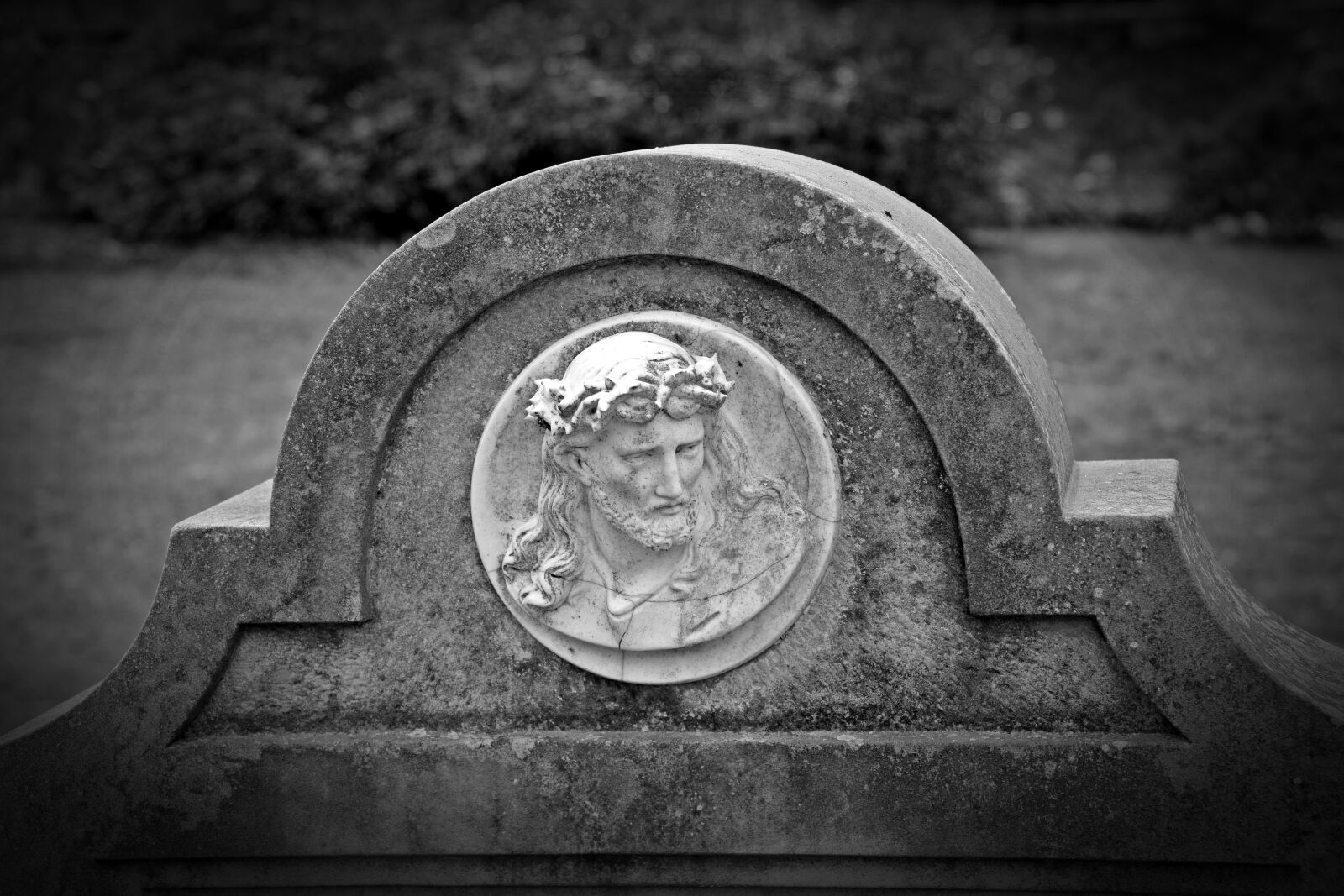 Nikon D5200 sample photo. Tombstone, old grave stone photography