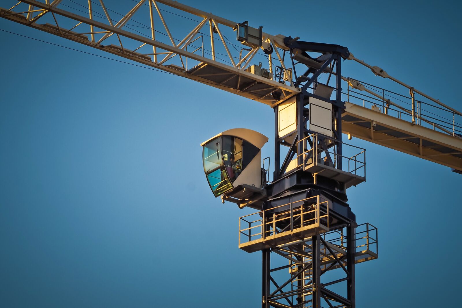 Olympus OM-D E-M10 sample photo. Sky, crane, machine photography