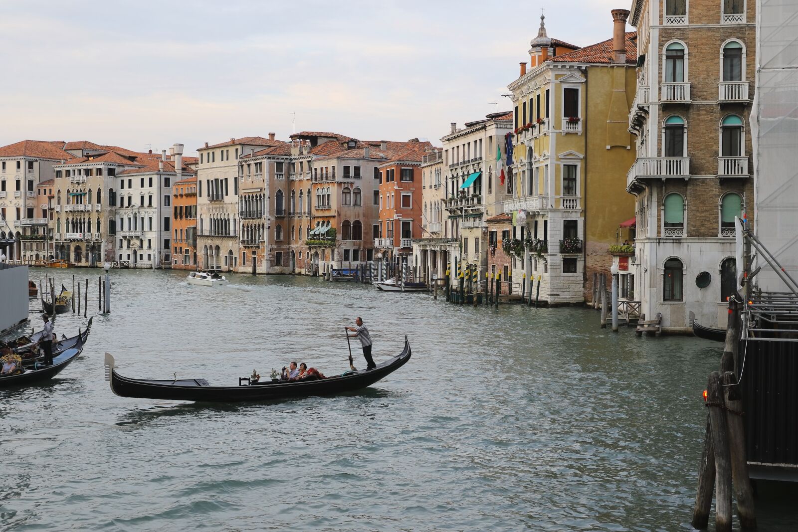 Canon EF 16-35mm F4L IS USM sample photo. Channel, venice, gondola photography