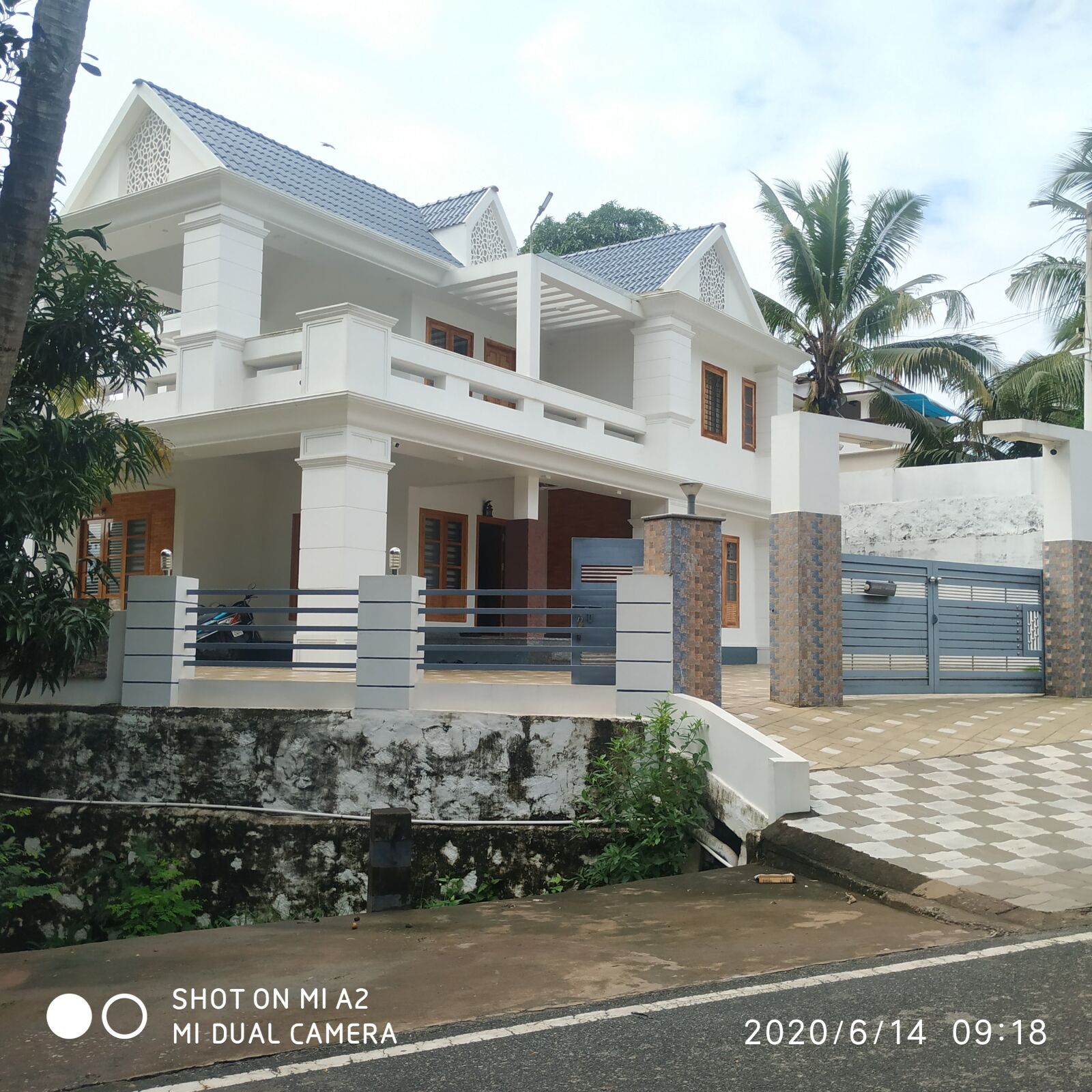 Xiaomi Mi A2 sample photo. Beautiful, house, kerala photography
