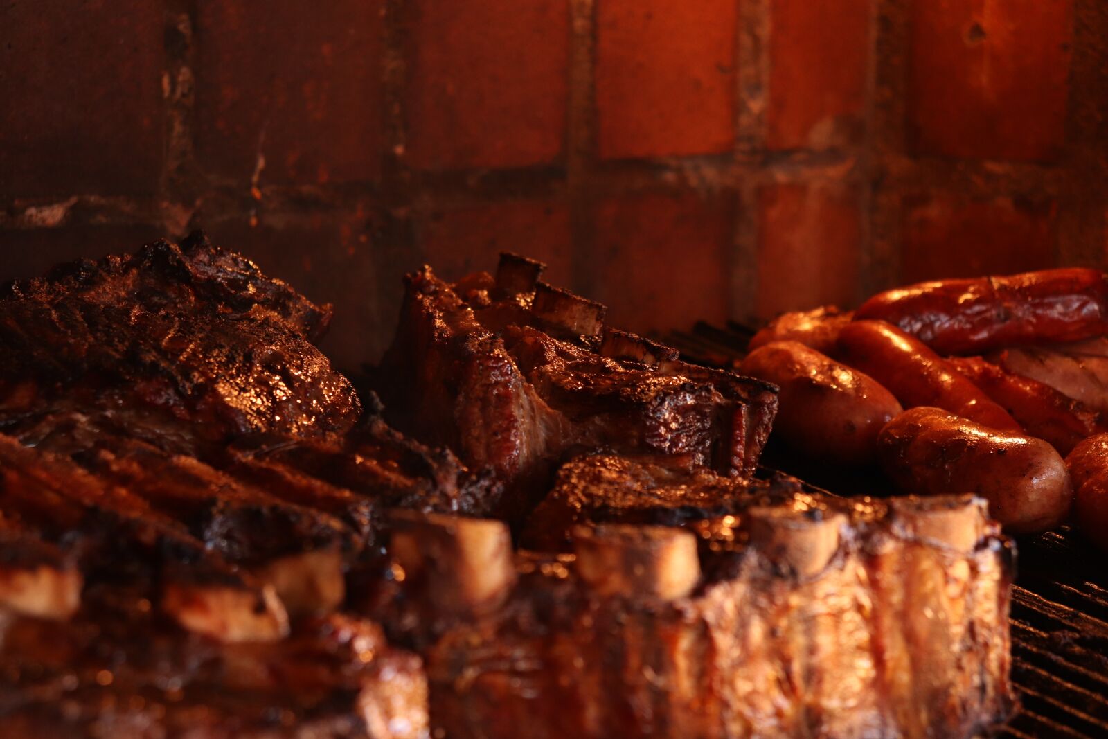 Canon EOS 200D (EOS Rebel SL2 / EOS Kiss X9) sample photo. Meat, barbecue, bbq photography