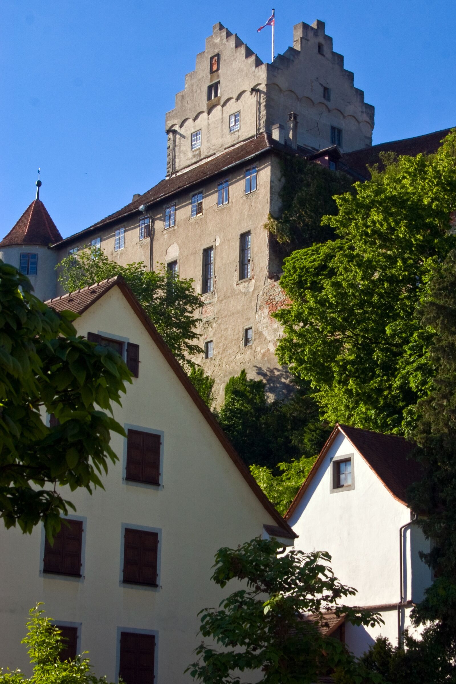 Canon EOS 300D (EOS Digital Rebel / EOS Kiss Digital) sample photo. Lake constance, meersburg, castle photography