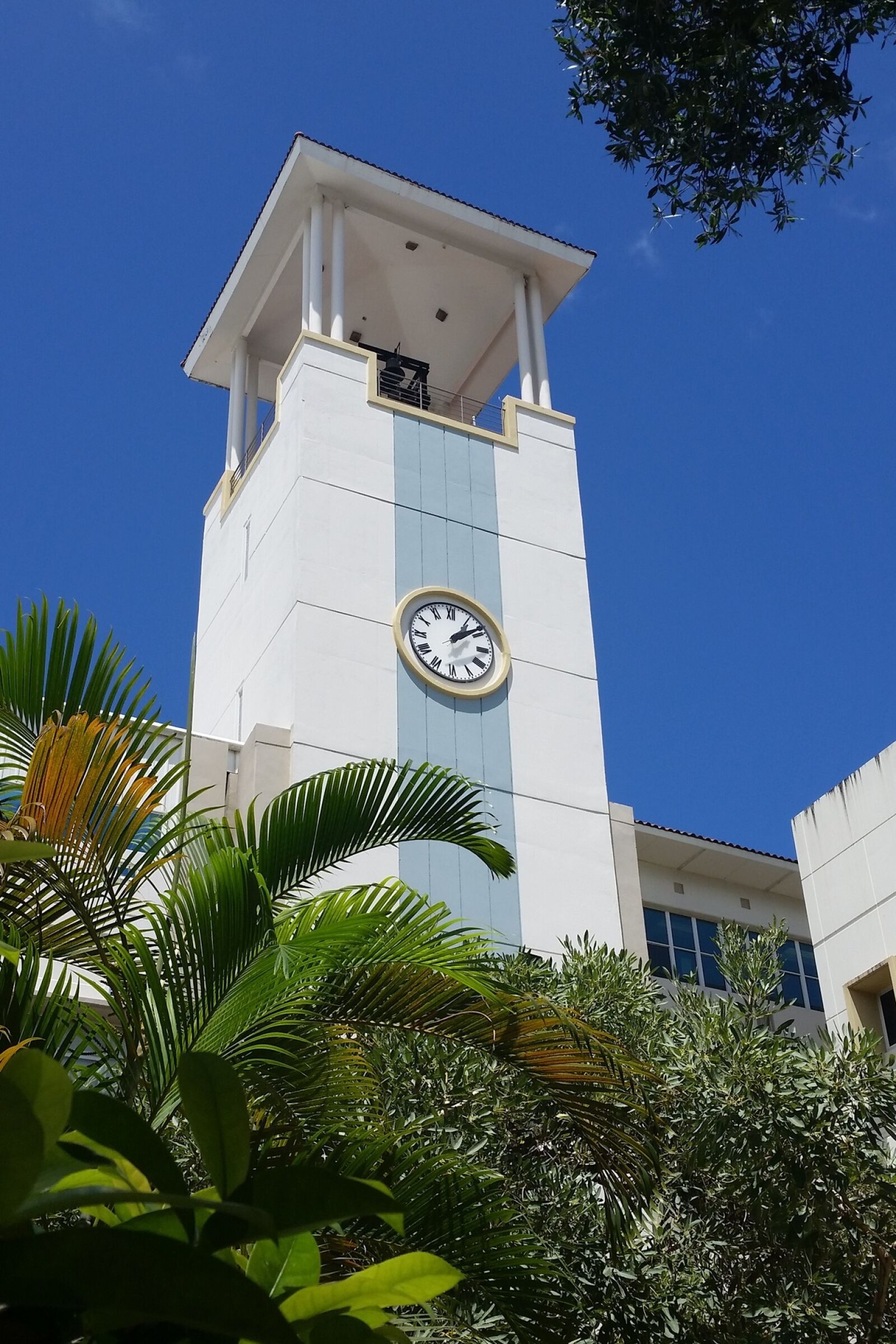 Samsung Galaxy S5 sample photo. Carillon, bell tower, clock photography