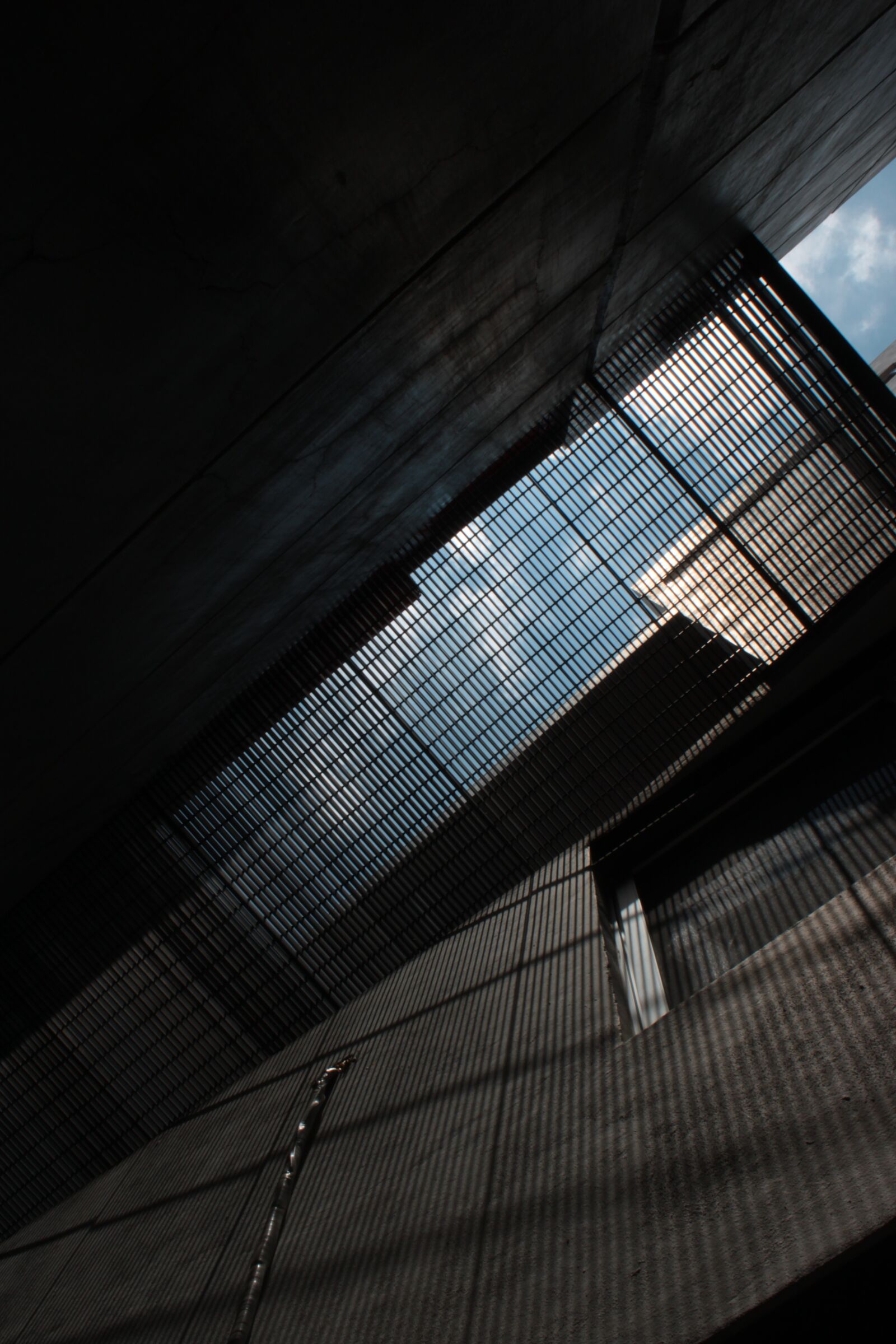 Canon EOS 500D (EOS Rebel T1i / EOS Kiss X3) sample photo. Architecture, wall, urban photography