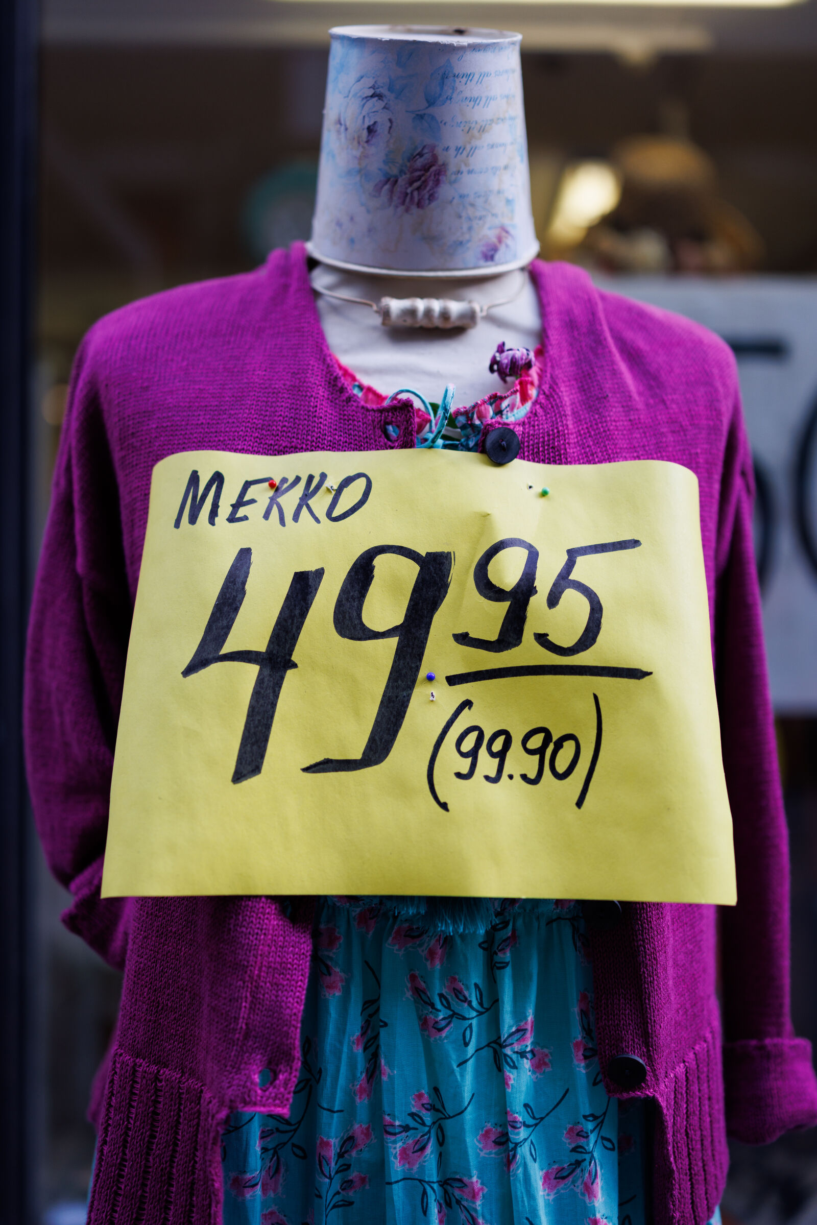 Canon RF 35mm F1.4 L VCM sample photo. Discount dress bucket photography