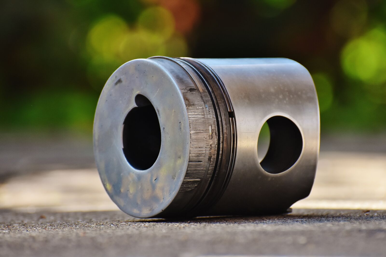 Nikon D7200 sample photo. Truck-butt, motor piston, piston photography