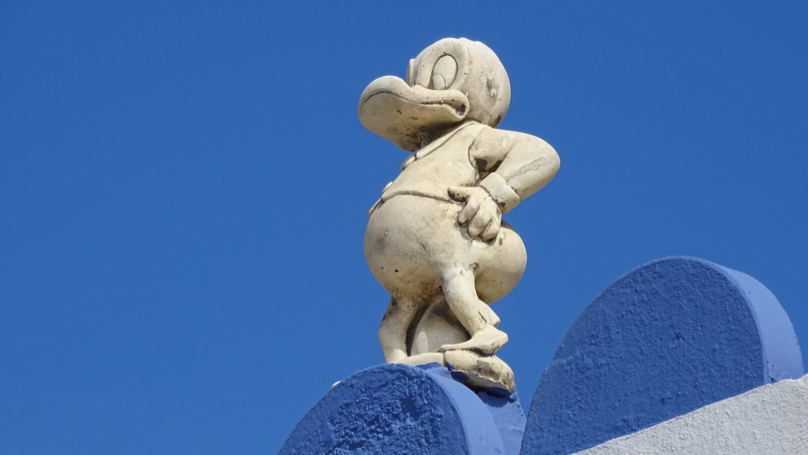 Sony Cyber-shot DSC-HX400V sample photo. Image, donald duck, blue photography