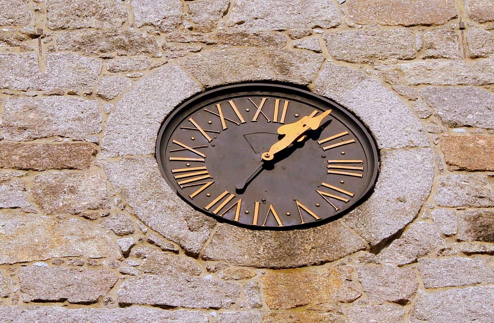 Canon EOS 1200D (EOS Rebel T5 / EOS Kiss X70 / EOS Hi) sample photo. Clock, old, architecture photography