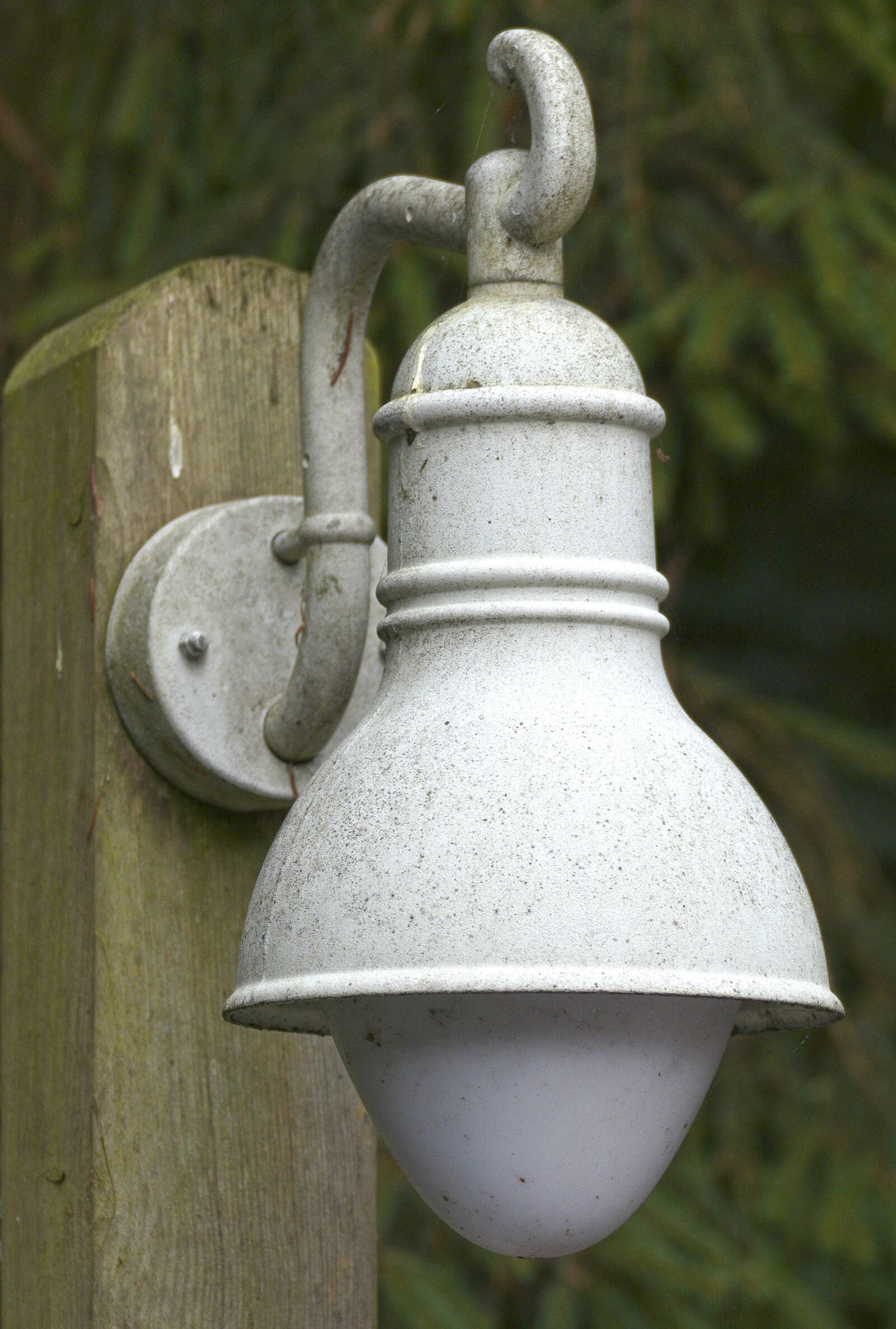 Panasonic Lumix DMC-FZ1000 sample photo. Street lamp, light, street photography