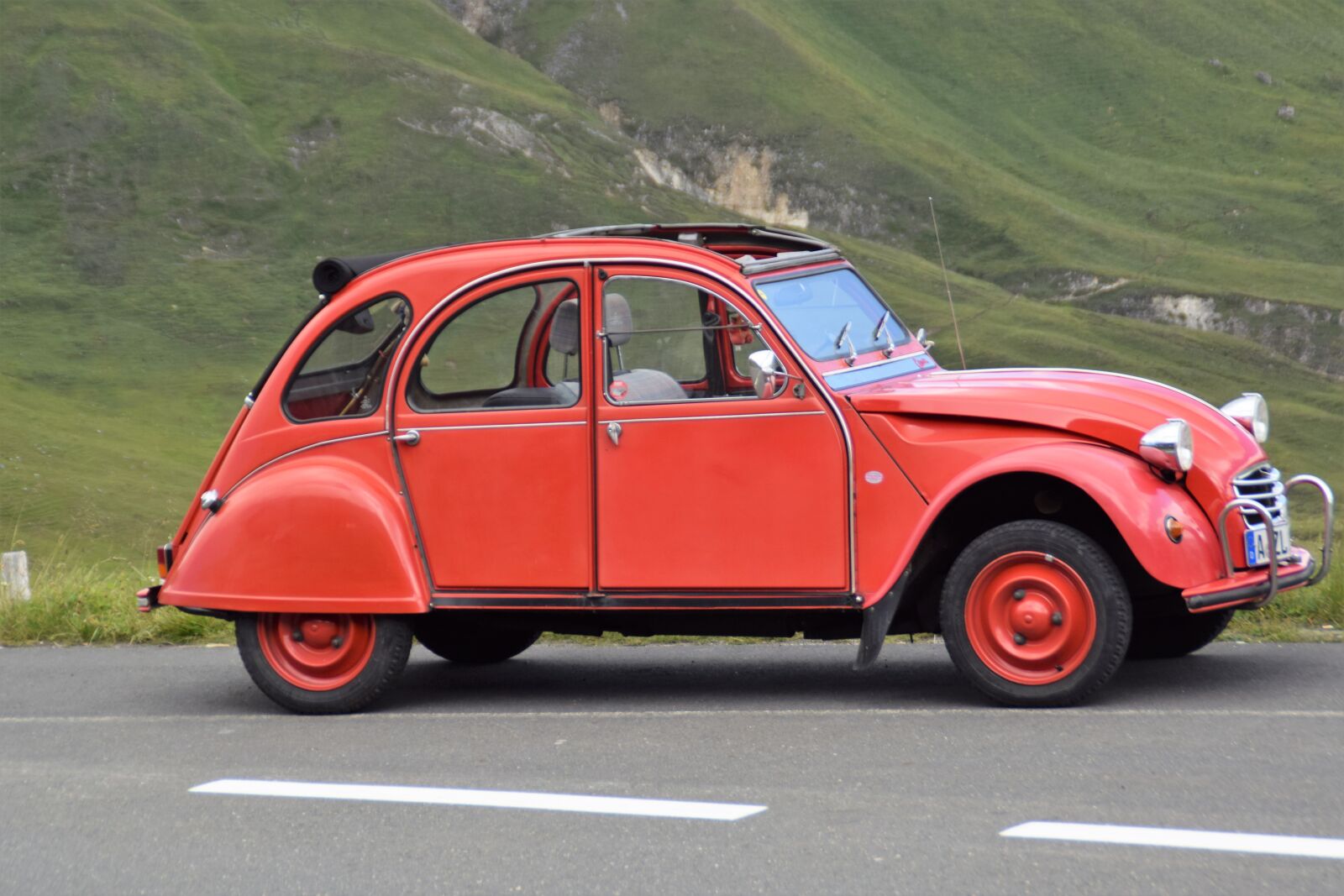 Nikon D5300 sample photo. Oldtimer, auto, duck photography