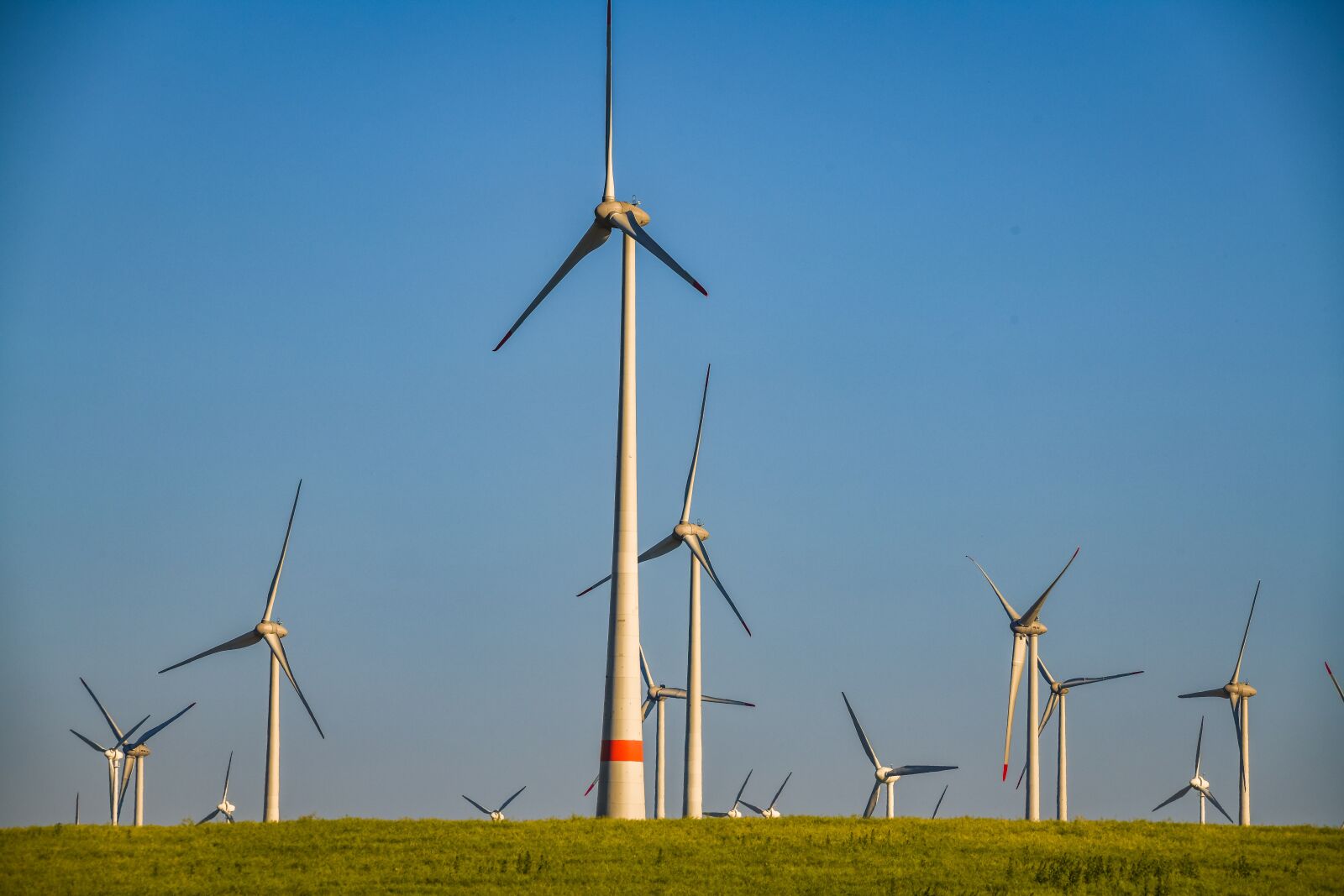 Nikon D850 sample photo. Windmill, wind turbine, wind photography