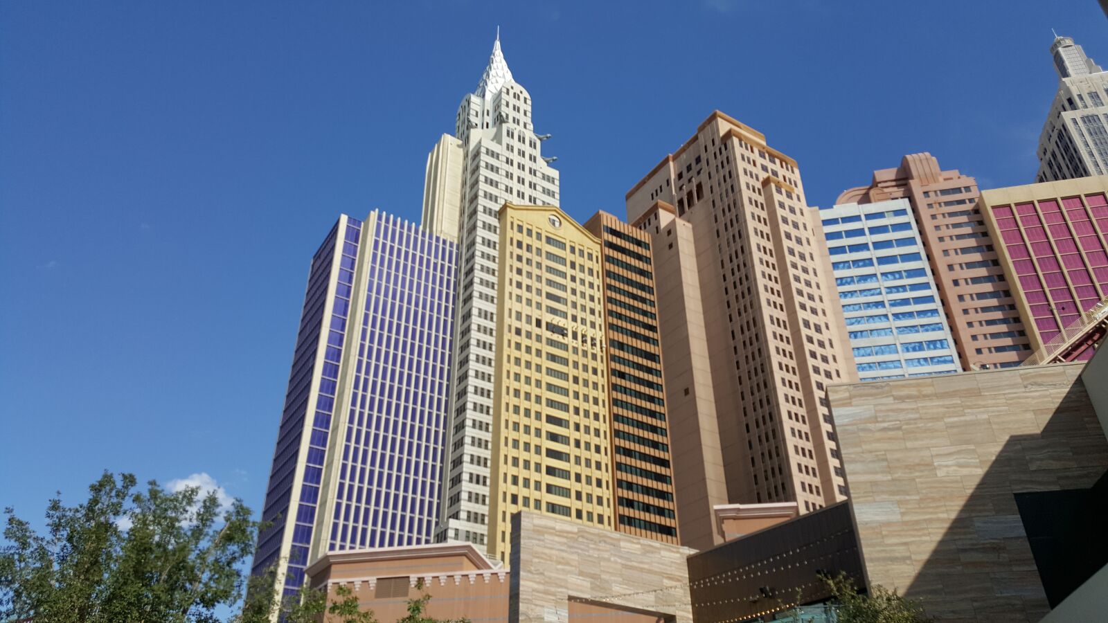 Samsung Galaxy Note5 sample photo. New york hotel, las photography