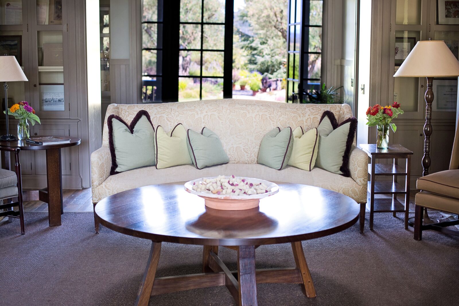 Canon EOS 5D Mark III sample photo. Living room, winery, house photography