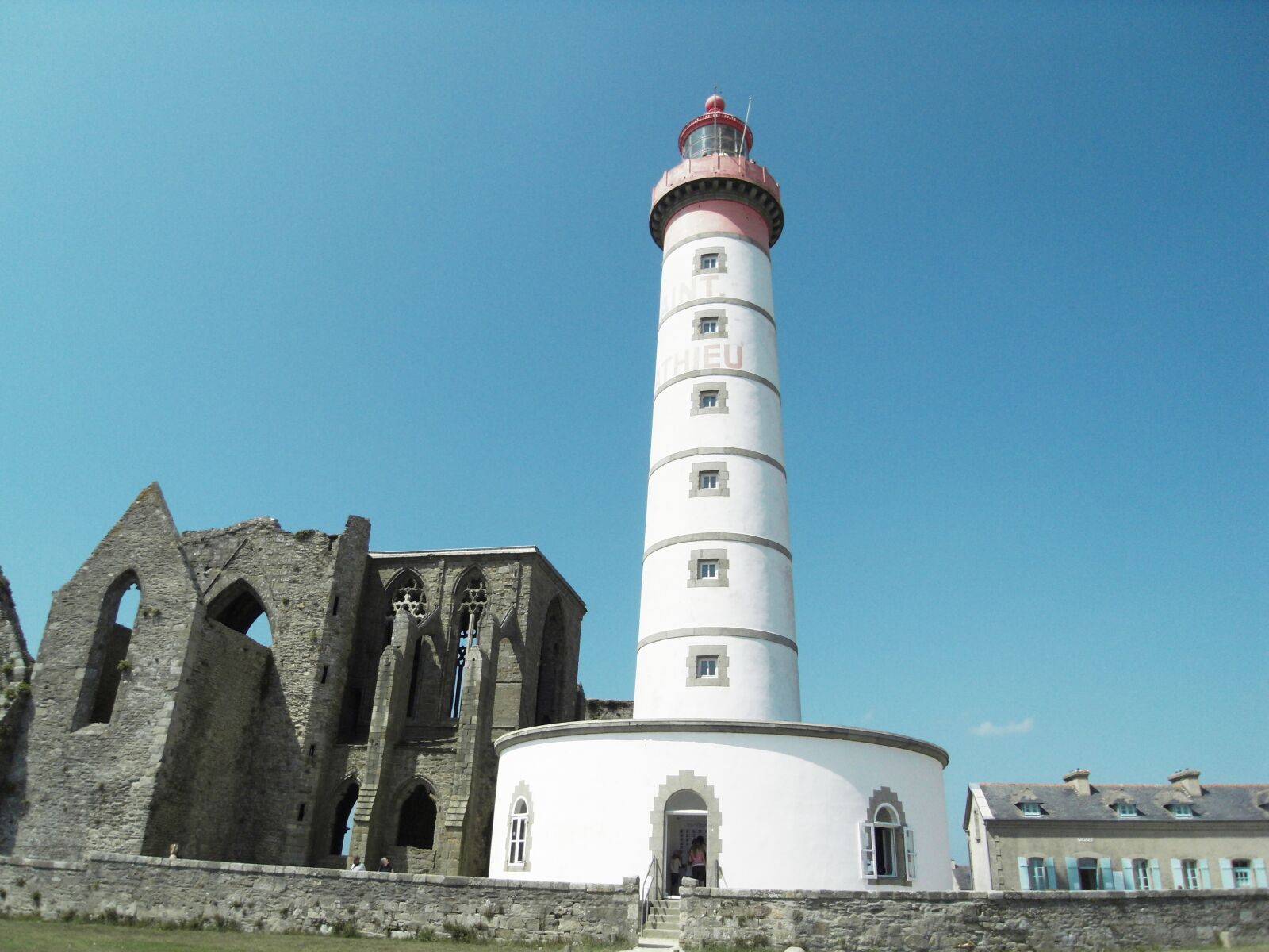 Samsung NV24HD, VLUU NV24HD, LANDIAO NV106HD sample photo. Brittany, lighthouse, atlantic coast photography