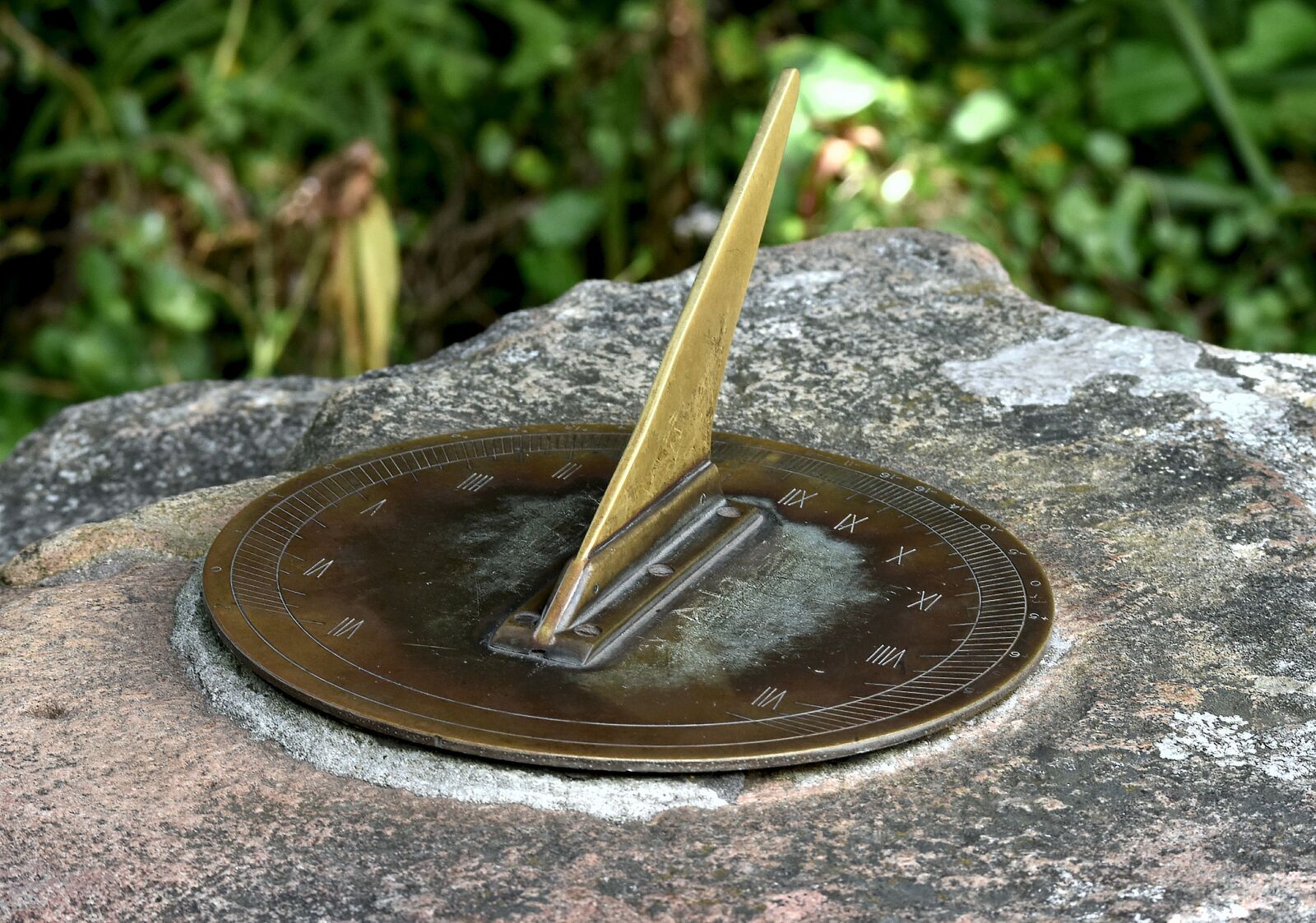 Nikon D5500 sample photo. Sundial, instrument, brass photography