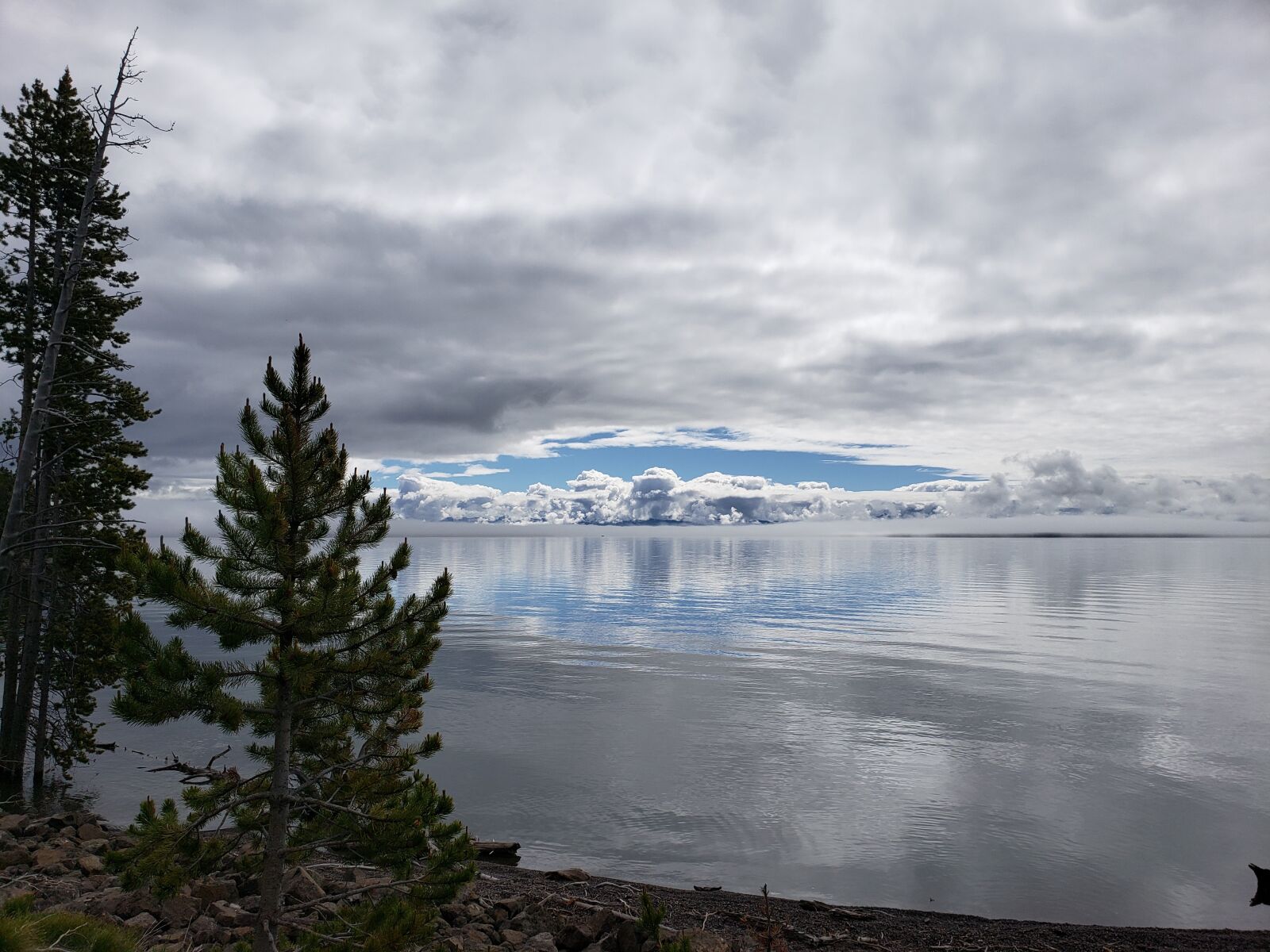 Samsung Galaxy S9+ sample photo. Yellowstone, lake, water photography