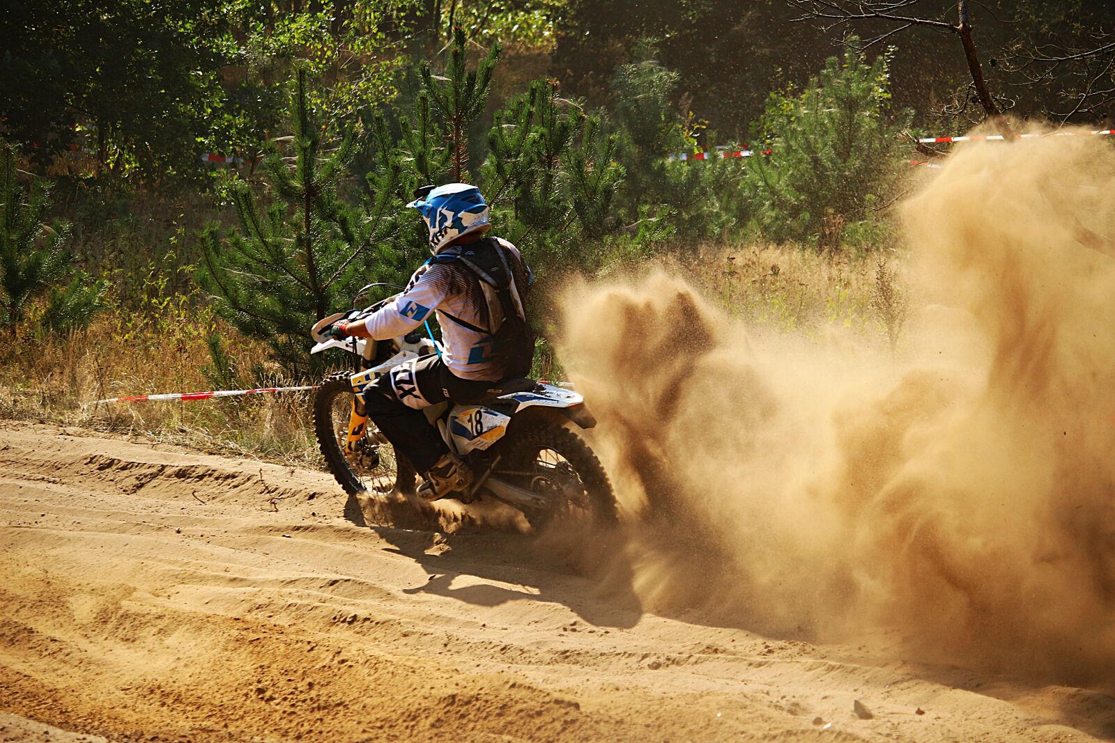 Canon EOS 100D (EOS Rebel SL1 / EOS Kiss X7) sample photo. Motocross, enduro, sand photography