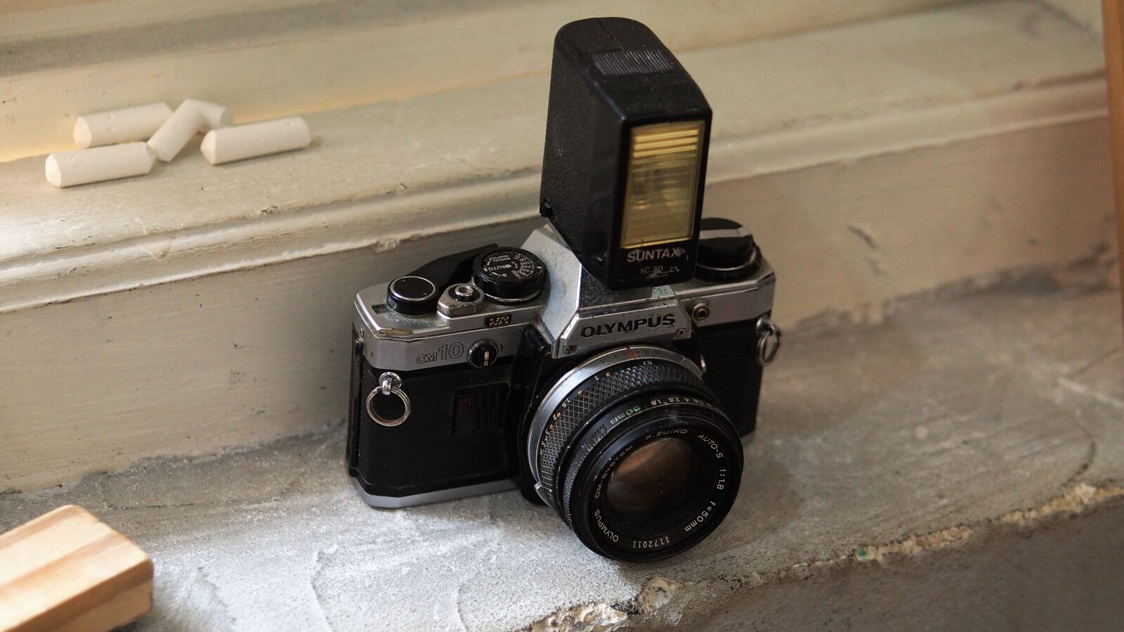 Olympus OM-D E-M5 sample photo. Old, antique, retro photography