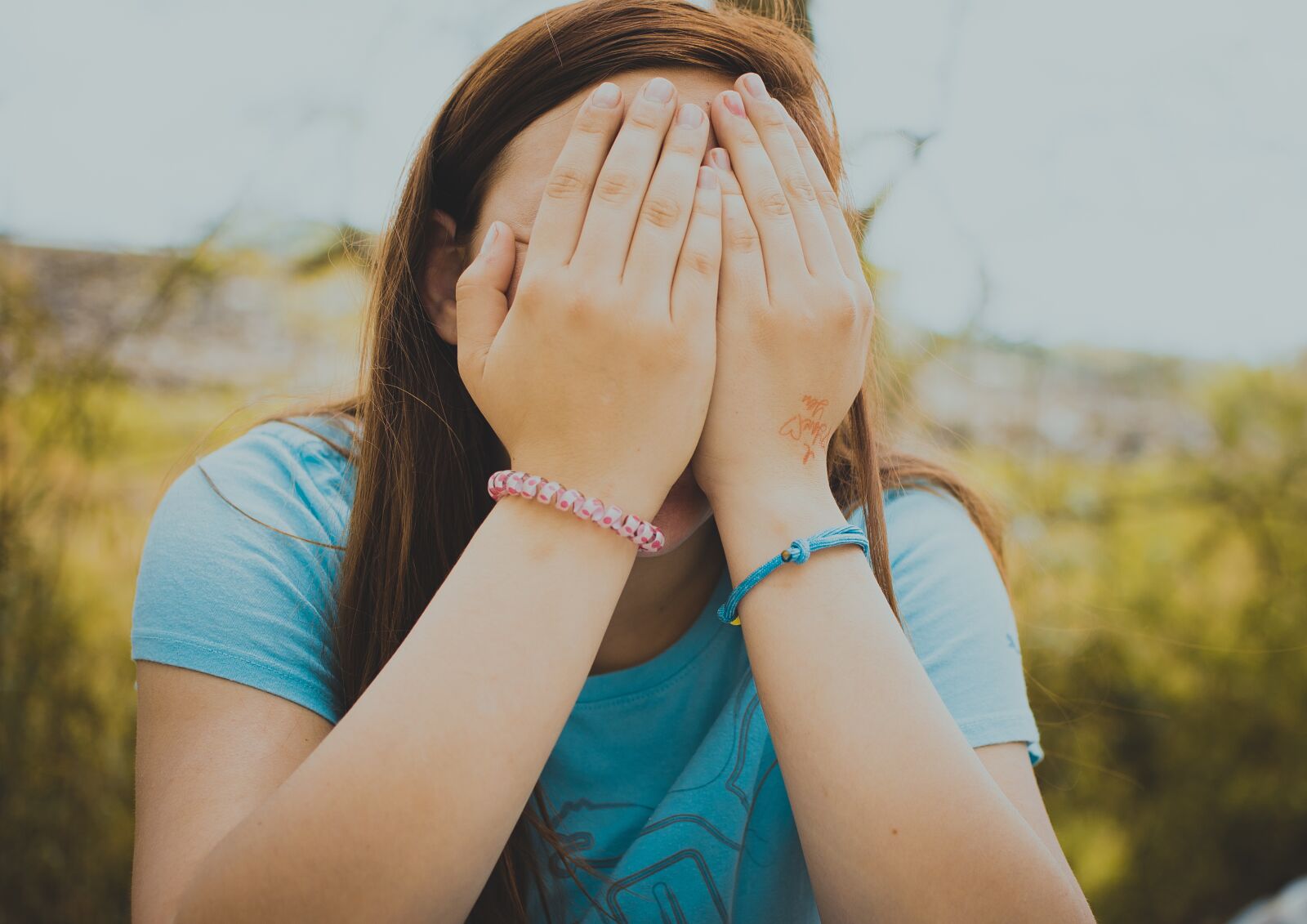 Nikon D3300 sample photo. Bashful, teenager, hidden face photography