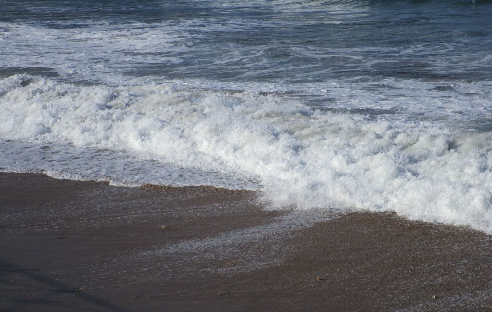 Canon PowerShot ELPH 150 IS (IXUS 155 / IXY 140) sample photo. "Sea foam, sea, foam" photography