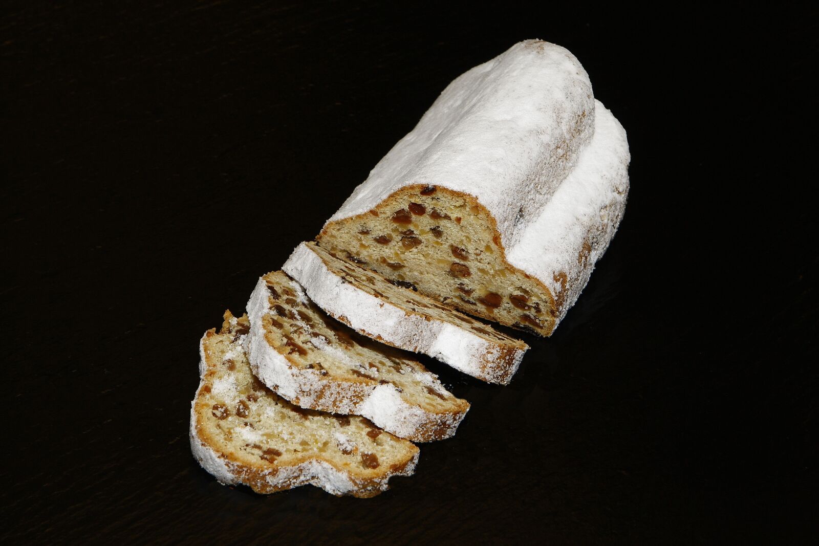 Canon EOS-1D Mark III sample photo. Christmas stollen, cakes, dining photography