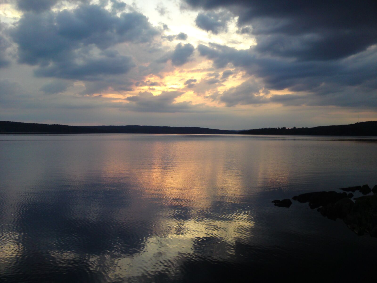 Sony Ericsson C905 sample photo. Lake, sunset, ro photography