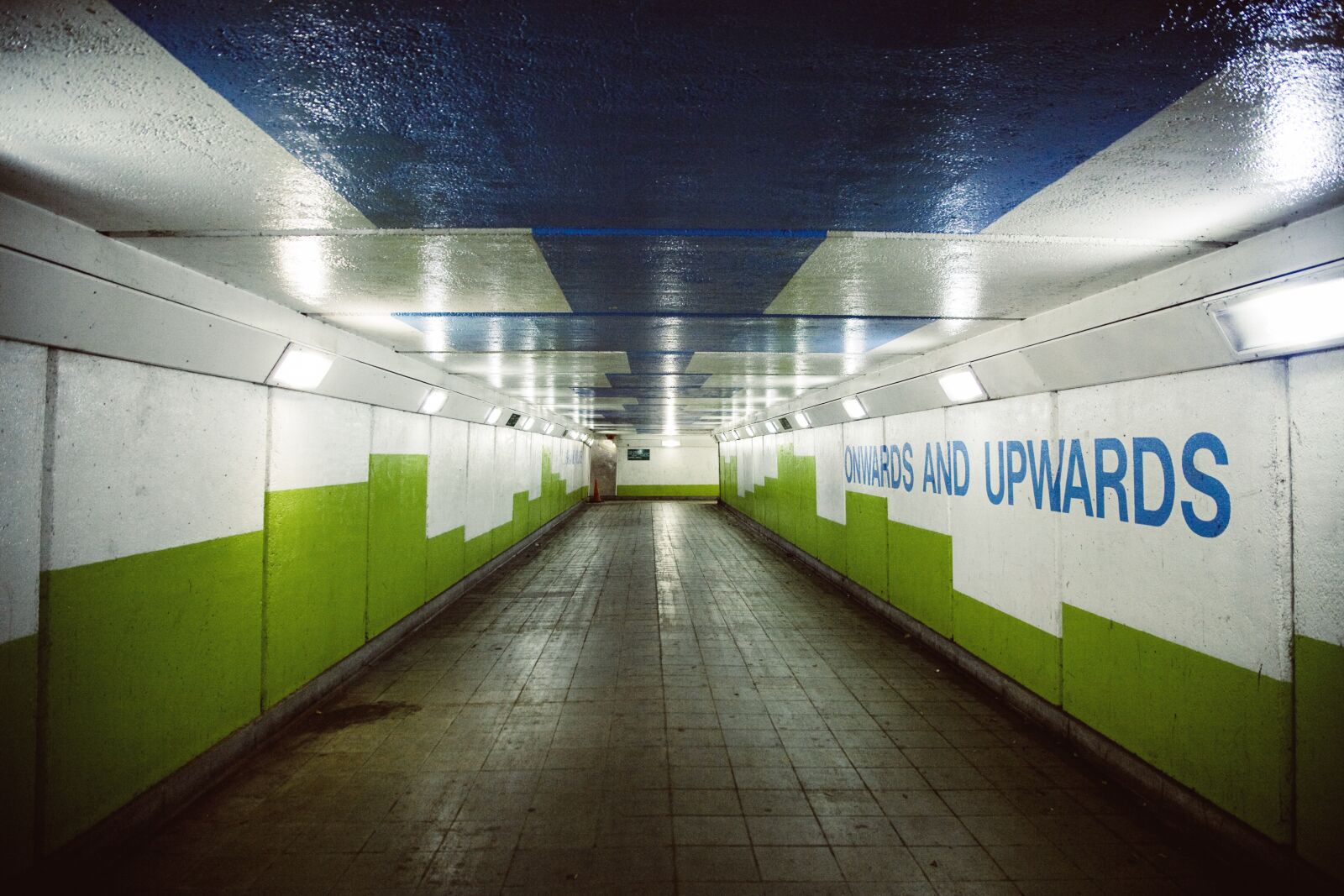 Canon EOS 5D sample photo. Underpass, metro, subway photography