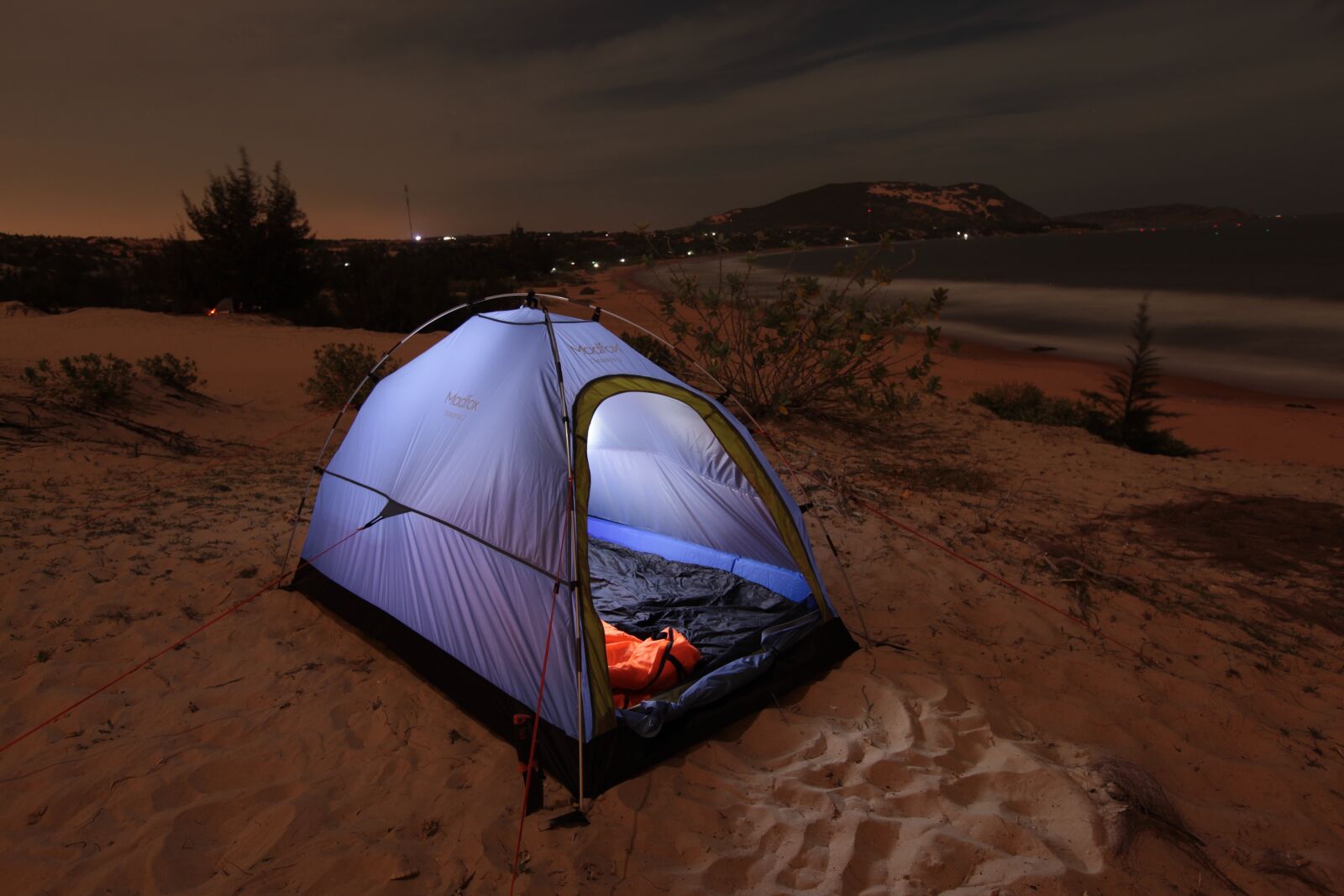 Canon EOS 5D Mark II sample photo. Beach, camping, tent photography