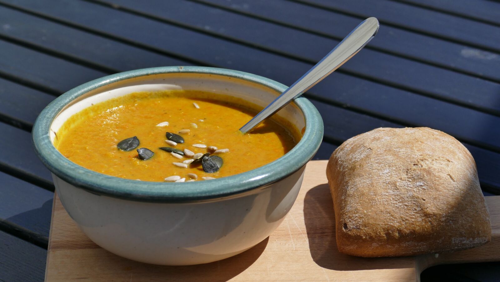 Leica V-Lux (Typ 114) sample photo. Soup, eat, food photography