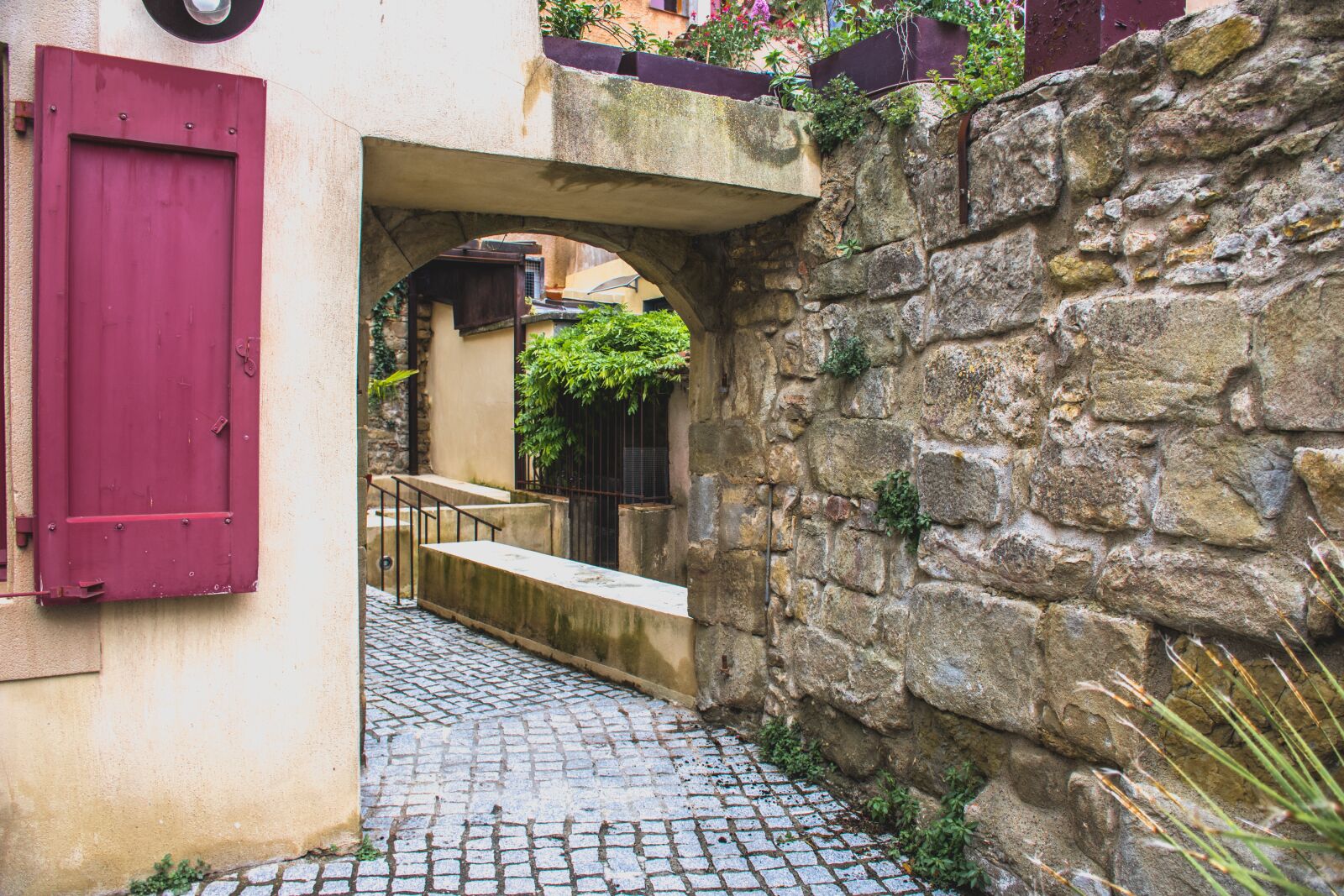 Nikon D7200 sample photo. People, street, paving stones photography