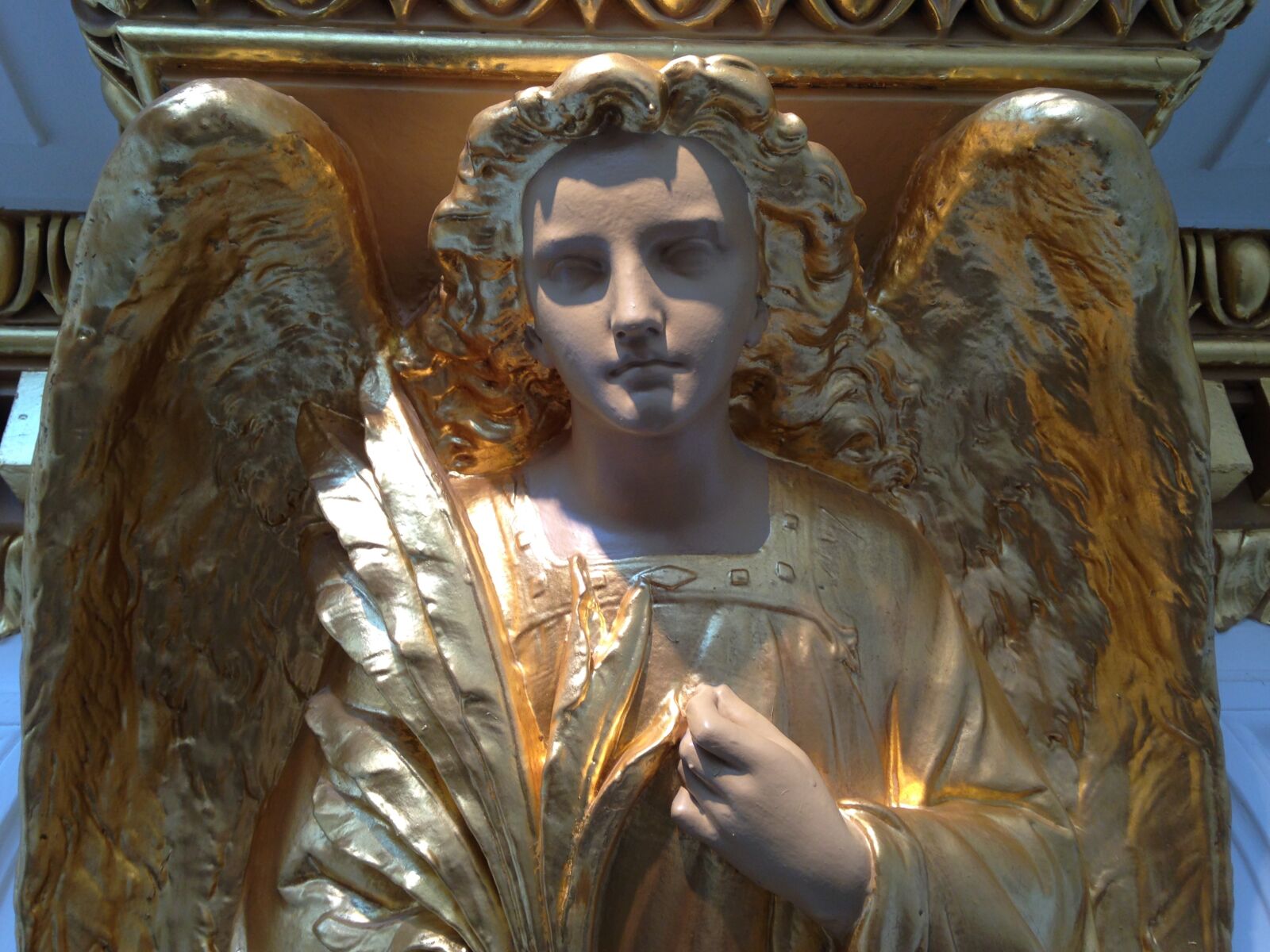 iPhone 5 back camera 4.12mm f/2.4 sample photo. Angel, sculpture, holy photography