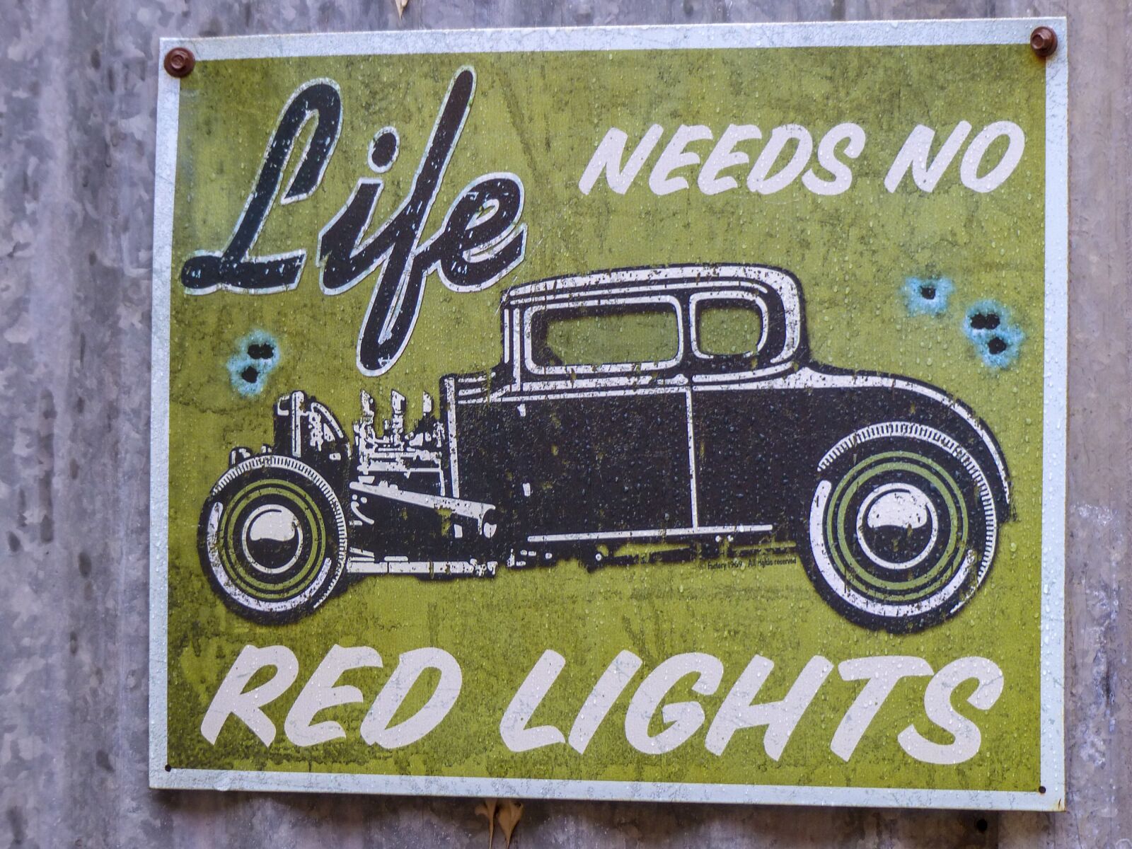 Panasonic Lumix DMC-FZ200 sample photo. Sign, metal, rusty photography