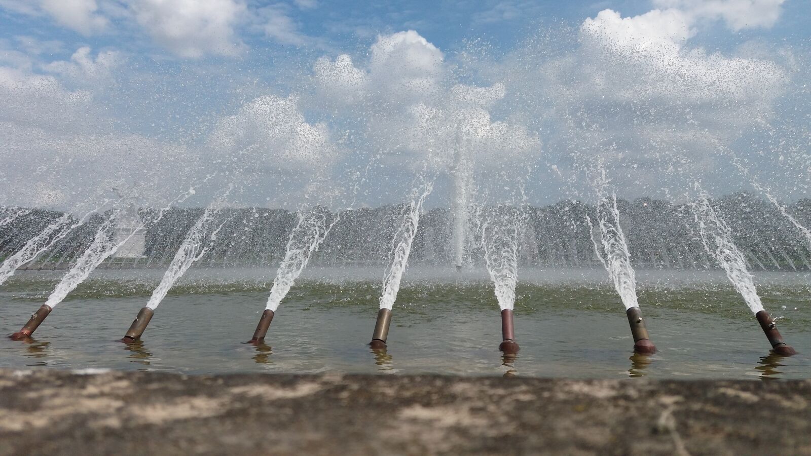 Samsung Galaxy J5(2016) sample photo. Fountain, water, inject photography