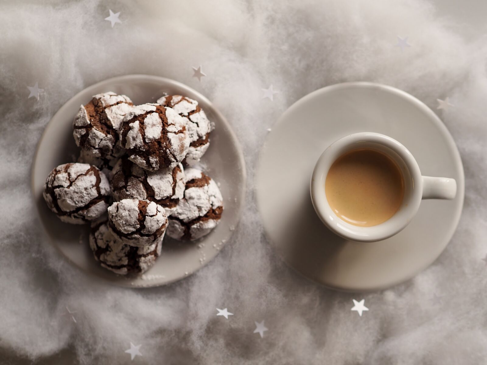 Olympus OM-D E-M10 + Olympus M.Zuiko Digital 45mm F1.8 sample photo. Cardamom snow hugs, cookies photography