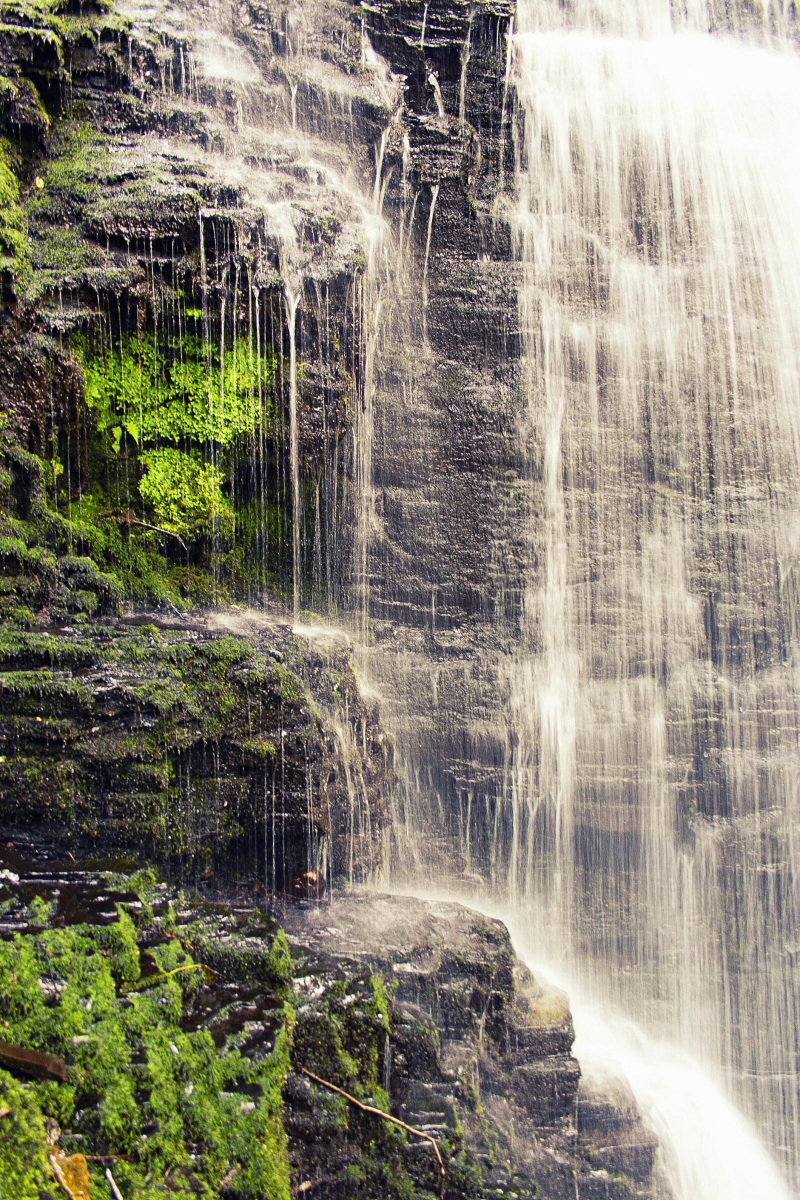 Canon EOS 350D (EOS Digital Rebel XT / EOS Kiss Digital N) sample photo. Waterfall, closeup waterfall, water photography