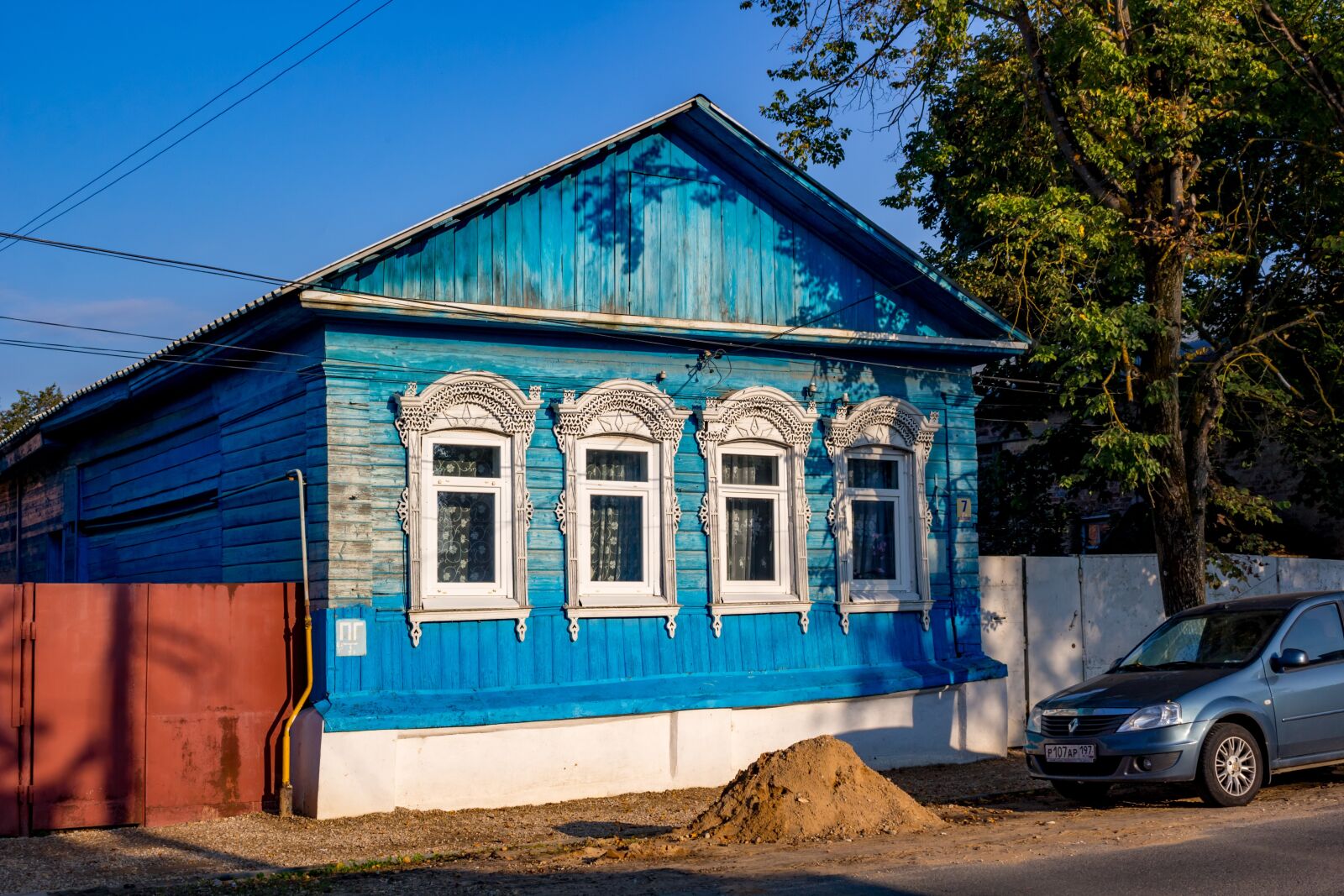 Canon EOS 100D (EOS Rebel SL1 / EOS Kiss X7) sample photo. House, old, russia photography