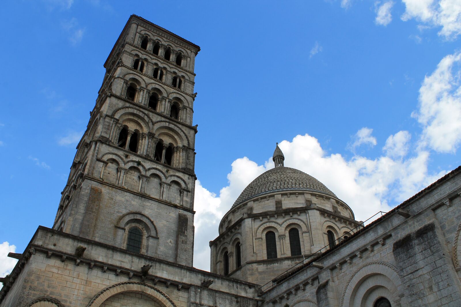 Canon EOS 1100D (EOS Rebel T3 / EOS Kiss X50) sample photo. Angoul me, saint pierre photography