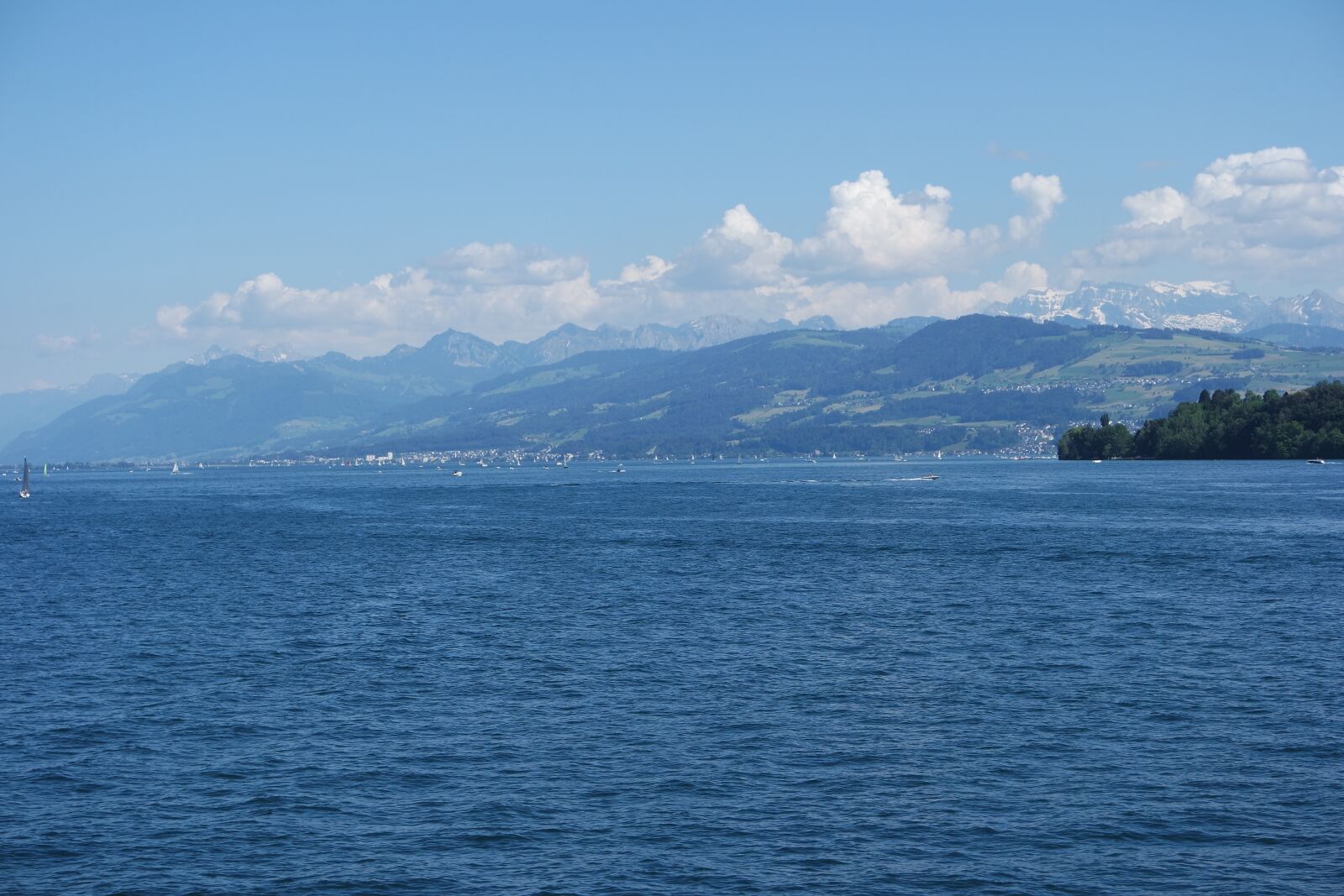 Samsung NX 16-50mm F3.5-5.6 Power Zoom ED OIS sample photo. Zurich, lake zurich, water photography