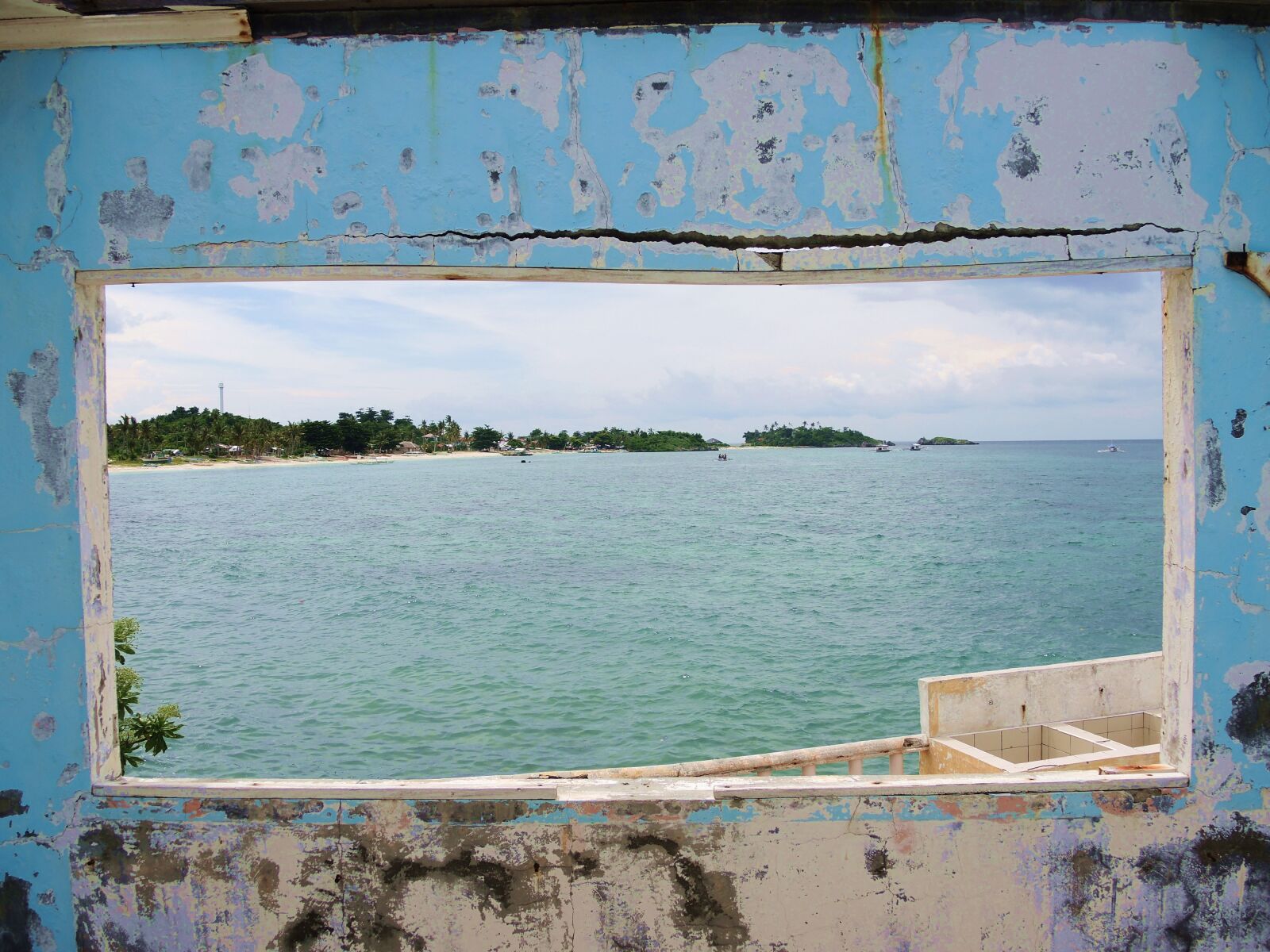 Nikon Coolpix P7800 sample photo. Philippines, window, old photography