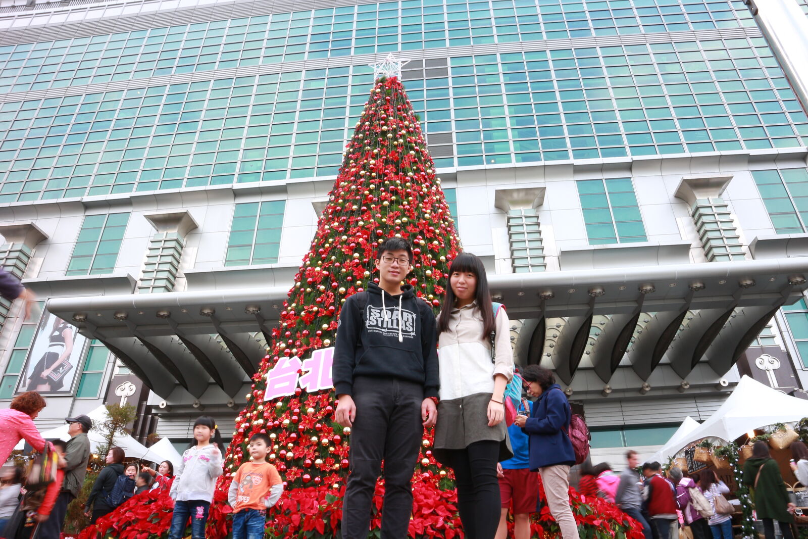 Canon EOS M sample photo. People, in, front, of photography
