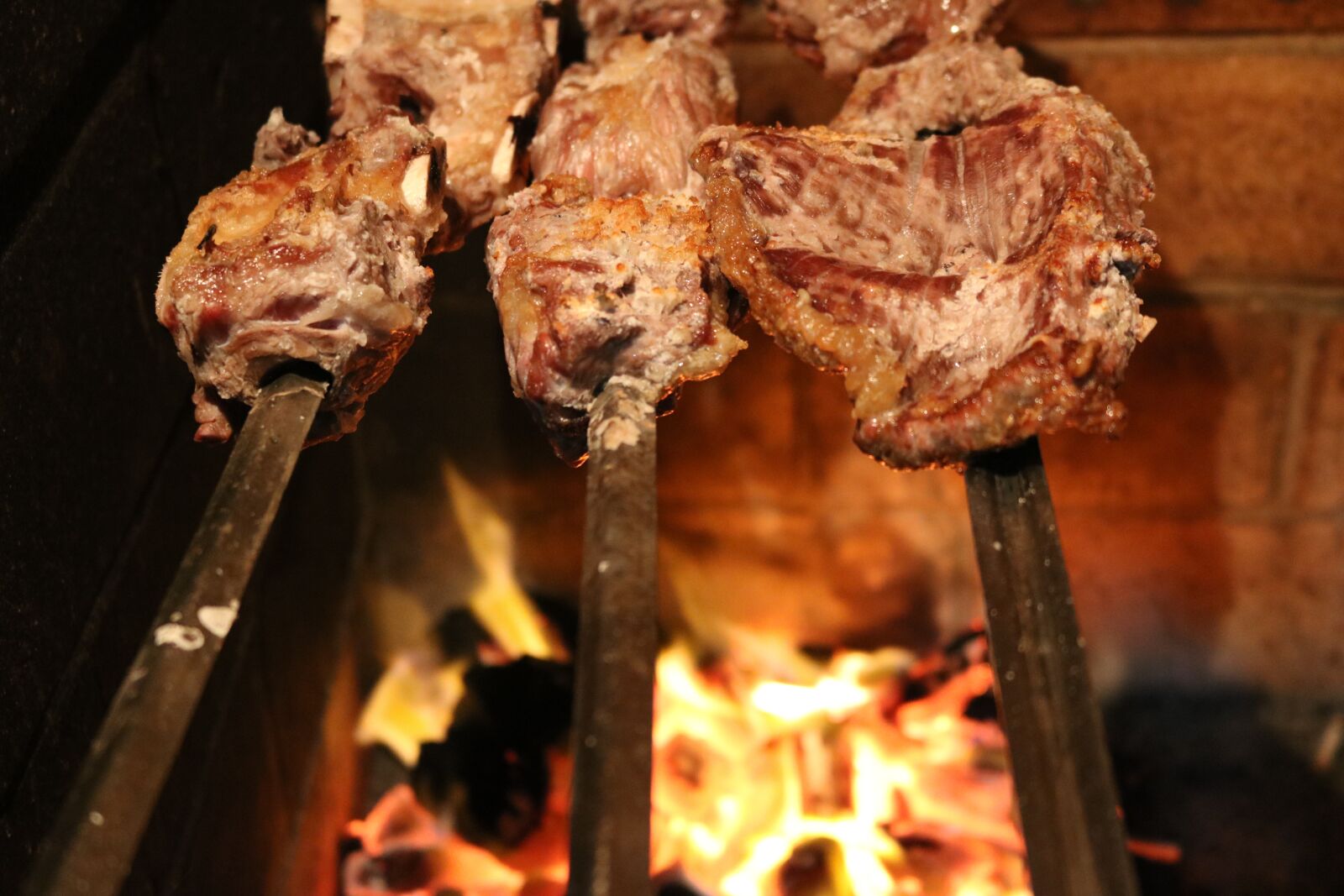 Canon EOS 750D (EOS Rebel T6i / EOS Kiss X8i) sample photo. Barbeque, food, meat photography