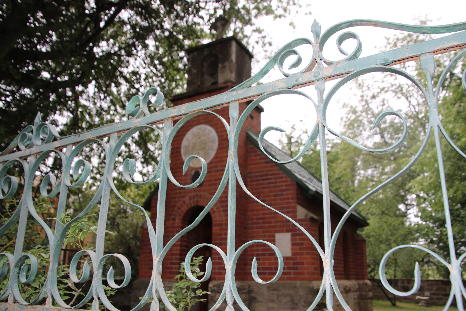 Canon EOS 7D Mark II sample photo. Bricks, church, country, fence photography