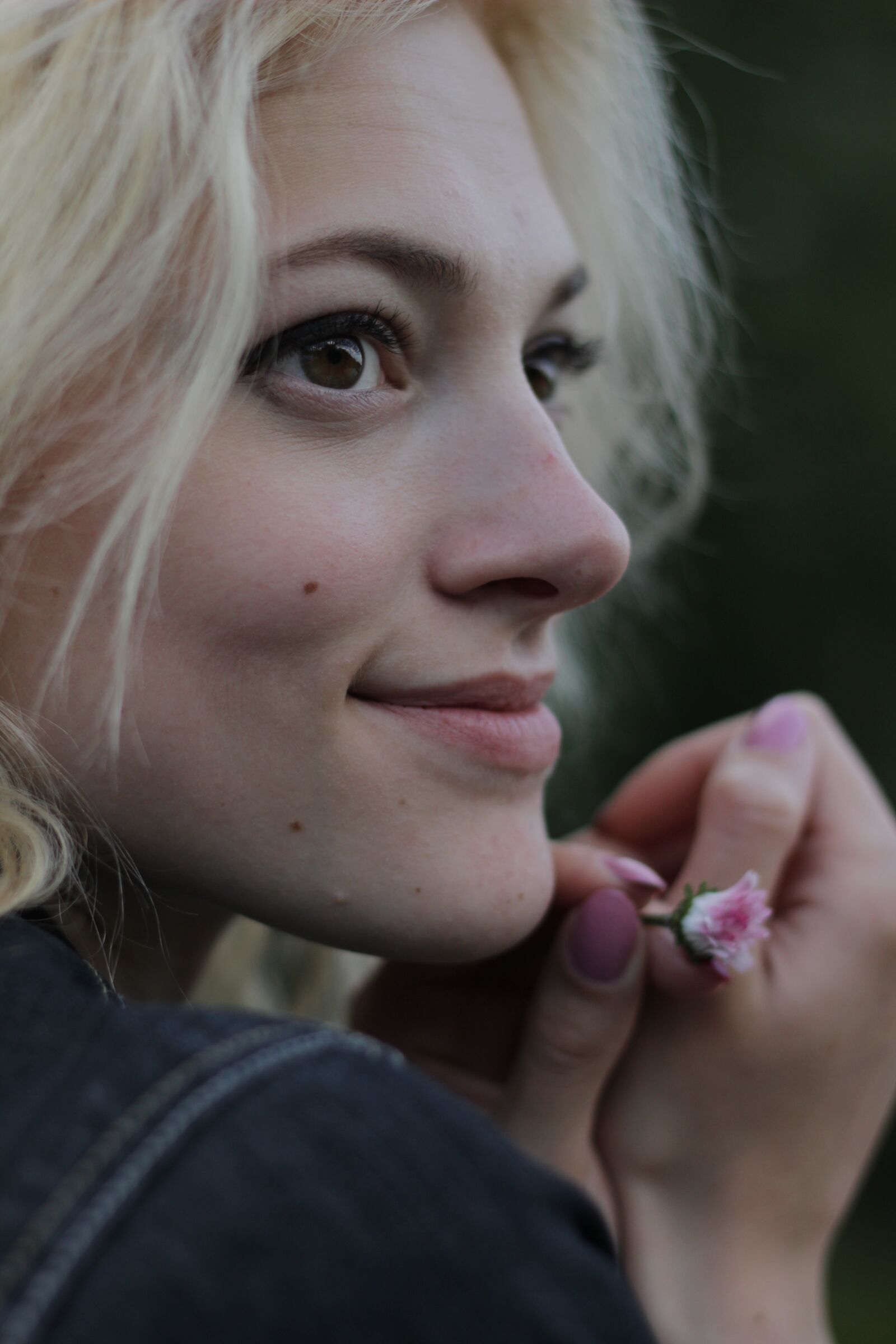 Canon EOS 600D (Rebel EOS T3i / EOS Kiss X5) + Canon EF 50mm F1.8 II sample photo. Girl, model, blonde photography