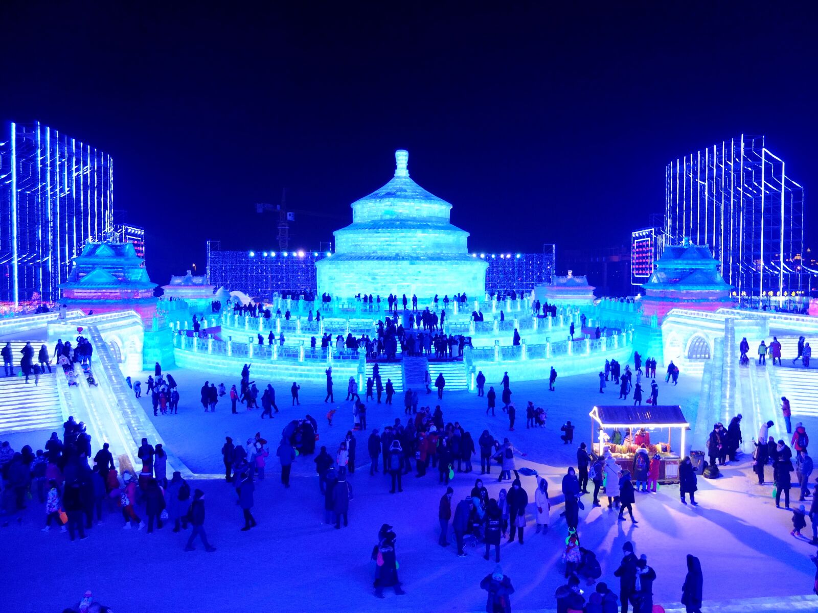 Fujifilm X10 sample photo. Harbin, winter, festival photography