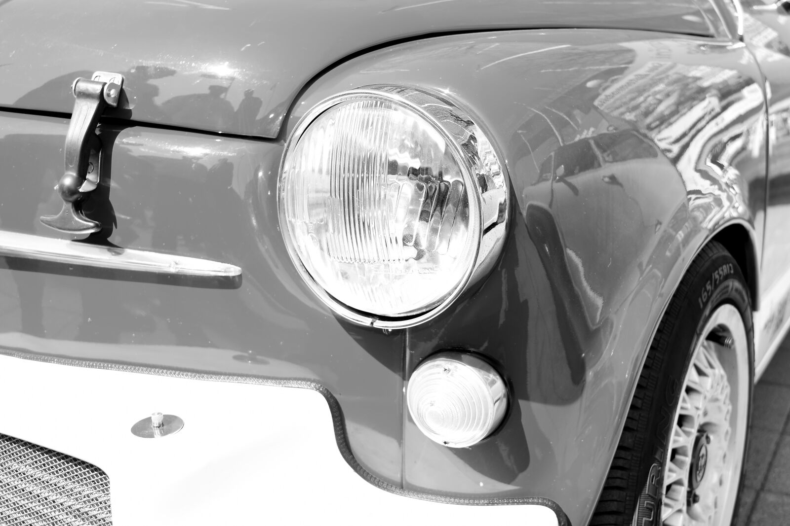 Nikon D5500 sample photo. Black and white, car photography