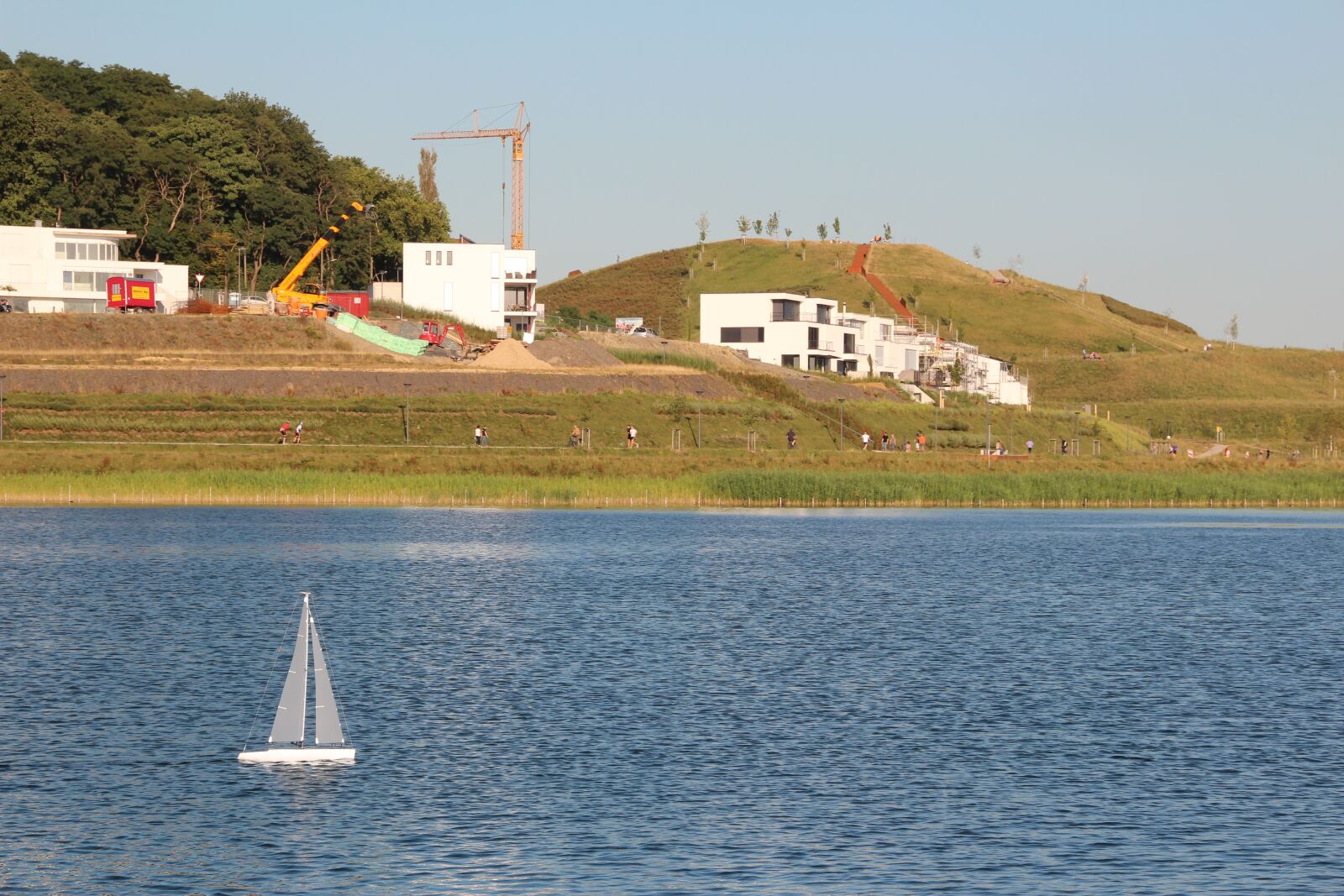 Canon EOS 600D (Rebel EOS T3i / EOS Kiss X5) sample photo. Phoenix lake, model boat photography