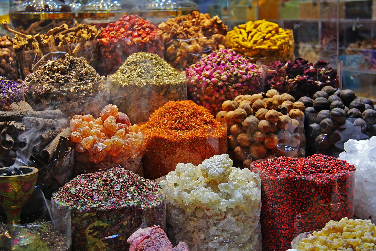 Canon EF-S 18-200mm F3.5-5.6 IS sample photo. Souk, spices, spice souk photography