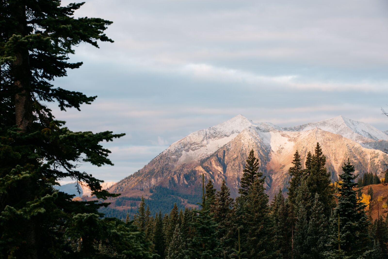 Canon EOS 5D Mark III sample photo. Mountain, flying, serra photography