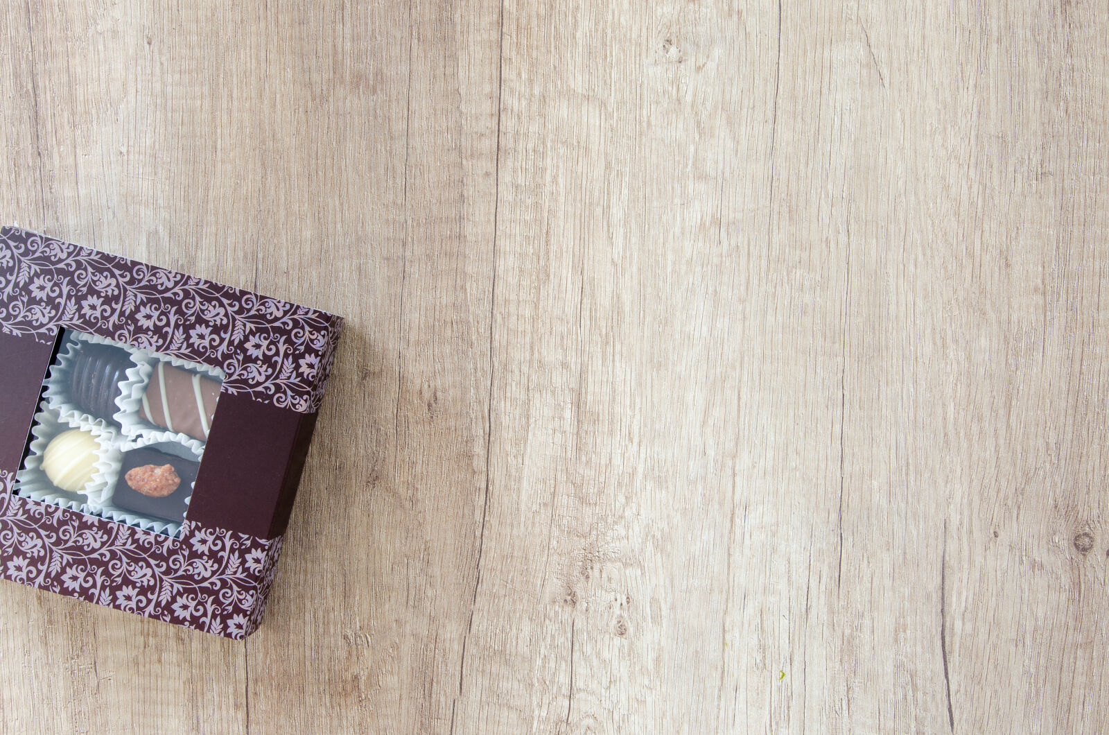 Nikon D5100 sample photo. Assorted, baked, board, box photography