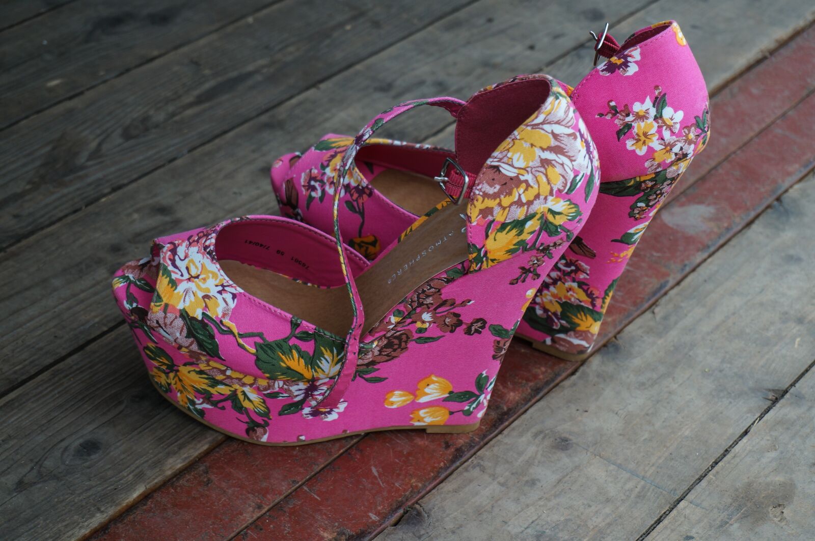 Sony Alpha NEX-6 sample photo. Shoes, colorful, geblümt photography